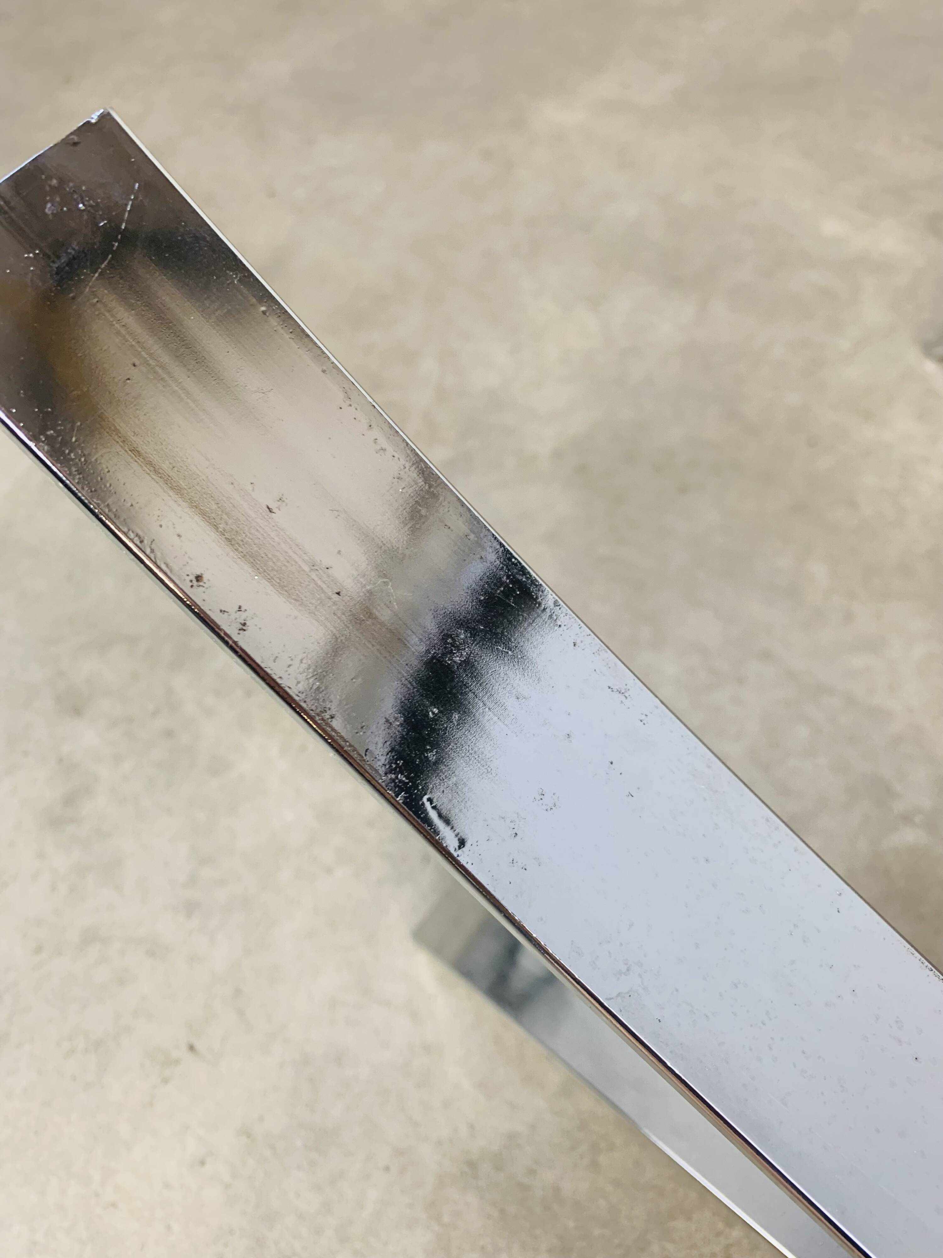 Table basse en verre fumé et chrome, années 70
