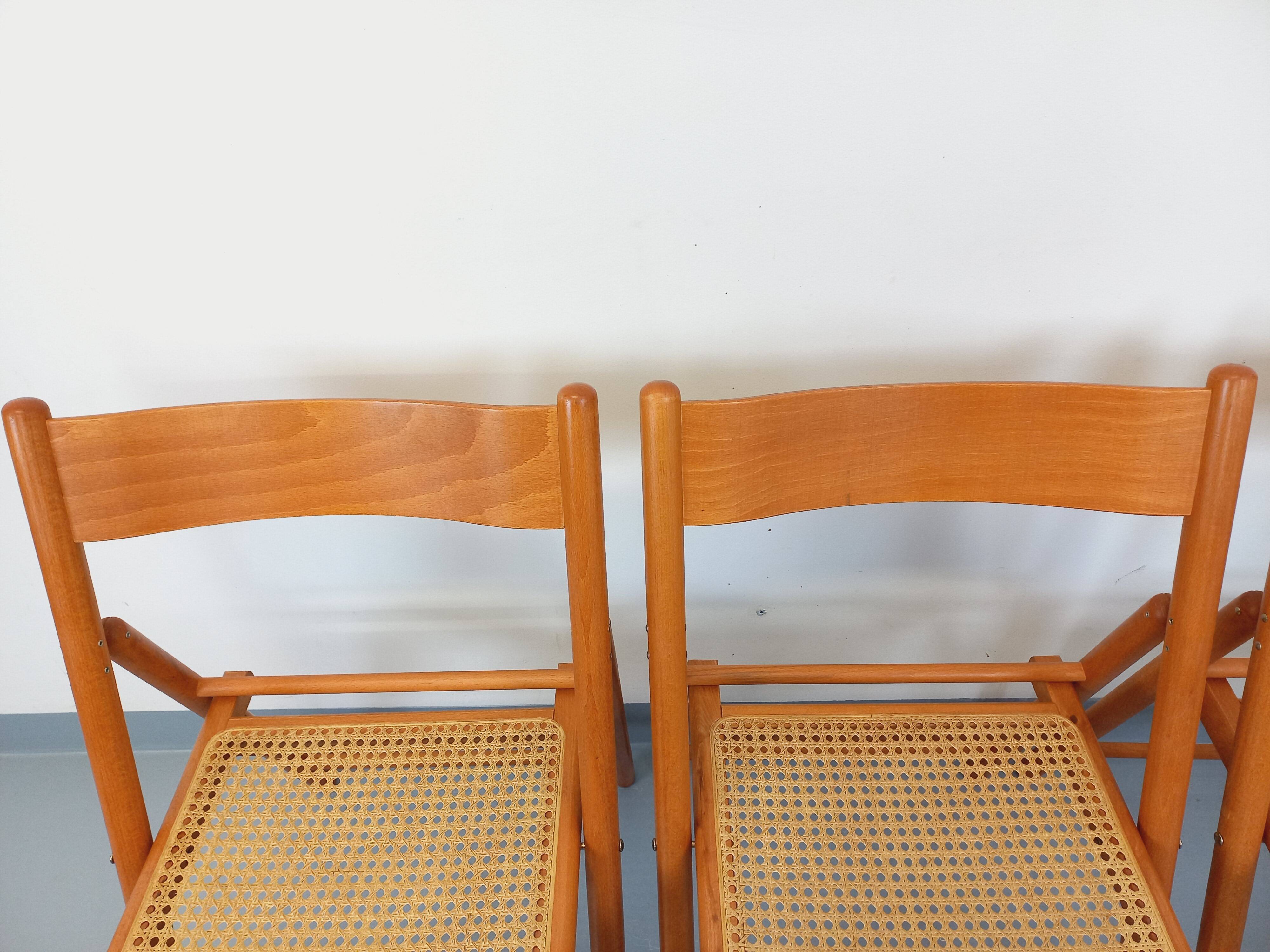 Set of 4 vintage folding chairs from Habitat made of beech wood and caning.