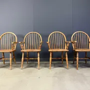 Beautiful English Windsor style dining chairs, set of 4