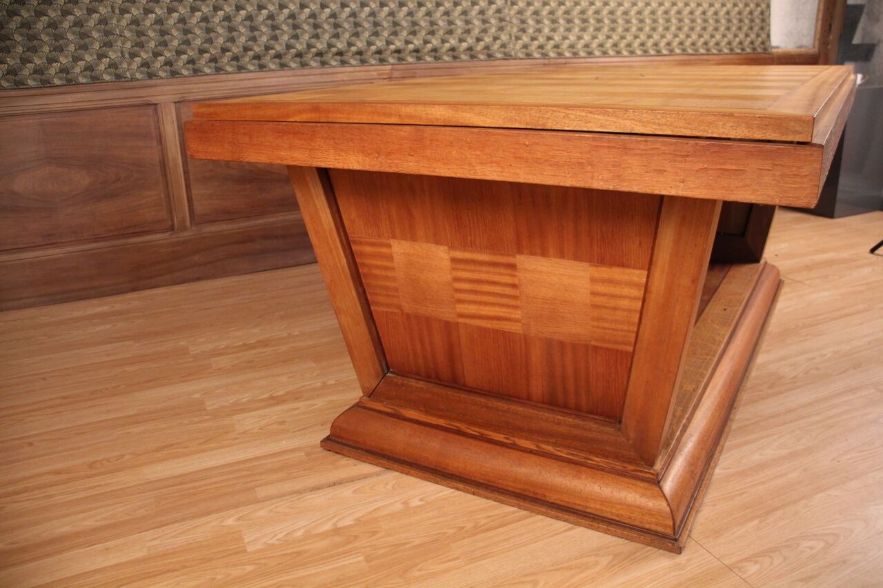 Art deco dining room table with chequered pattern