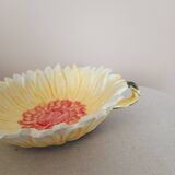 Sunflower-shaped bowl with handles
