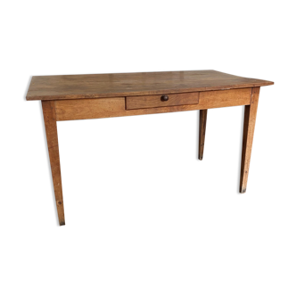 Farm table