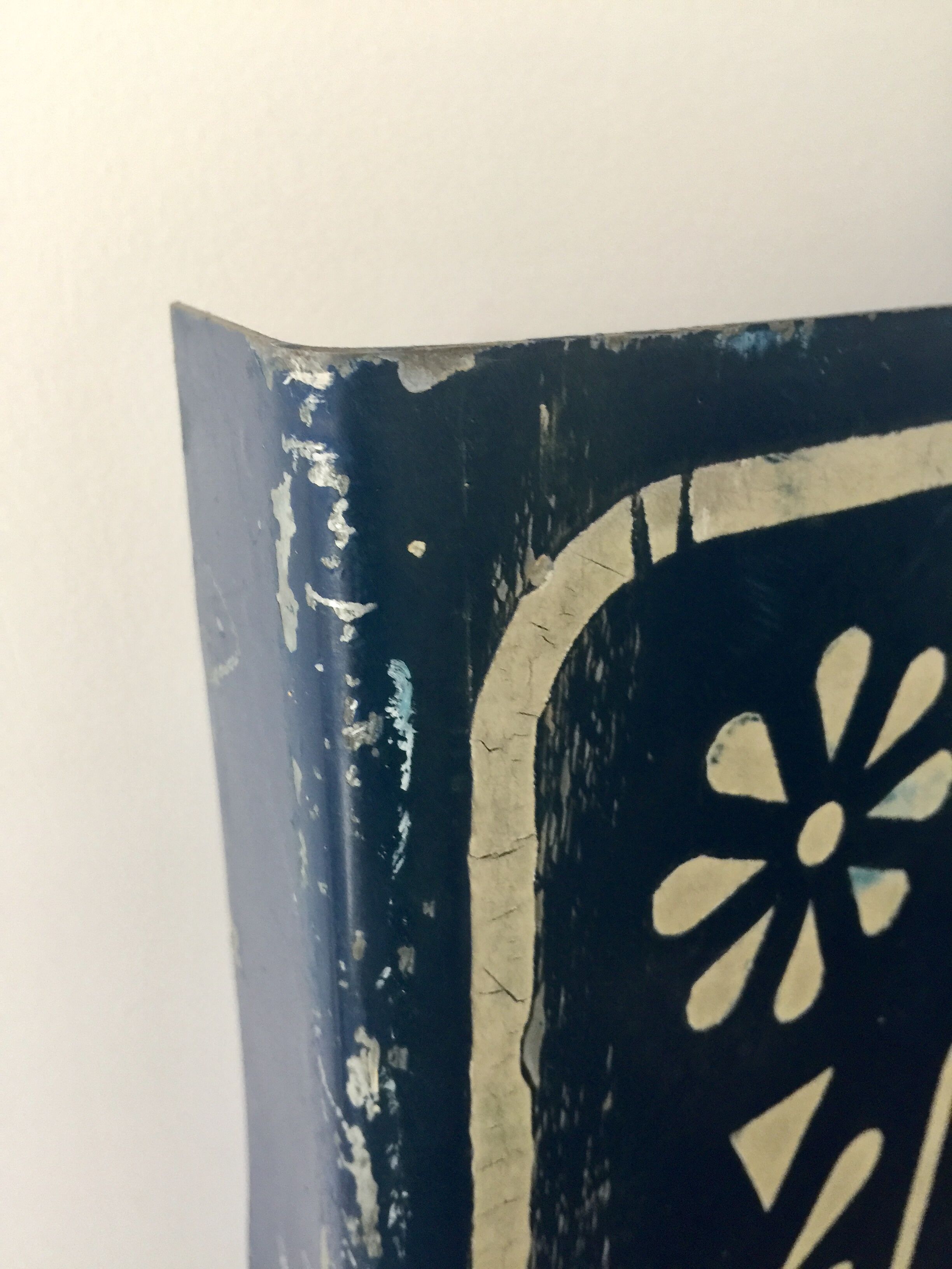 Two-sided iron plate Hotel and pottery