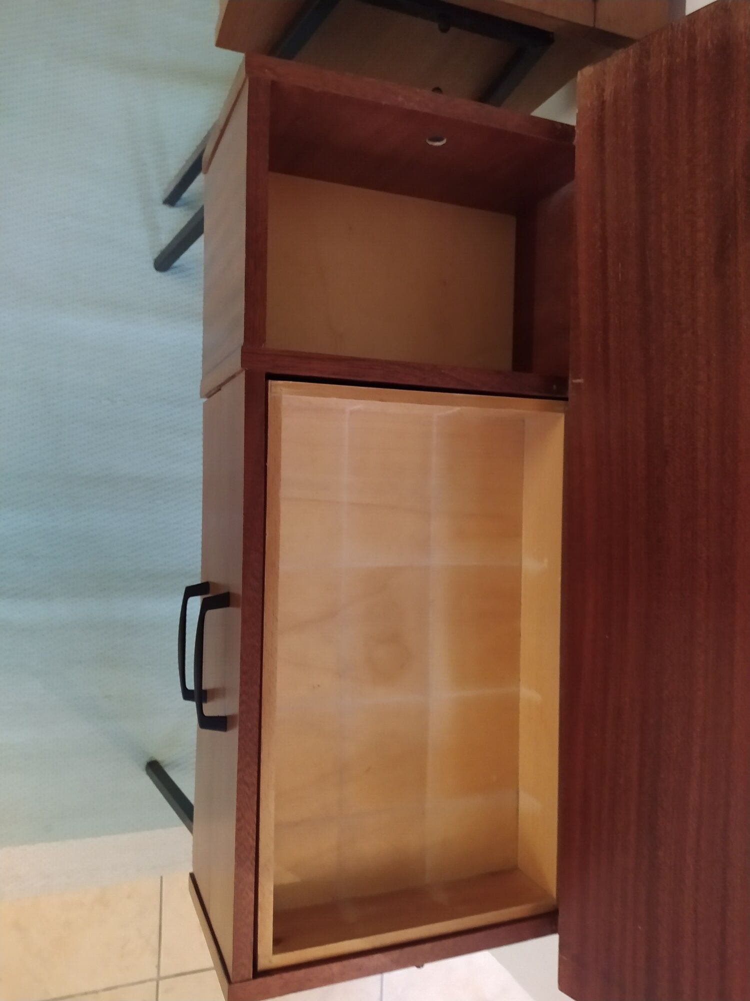 Pair of 2 bedside tables