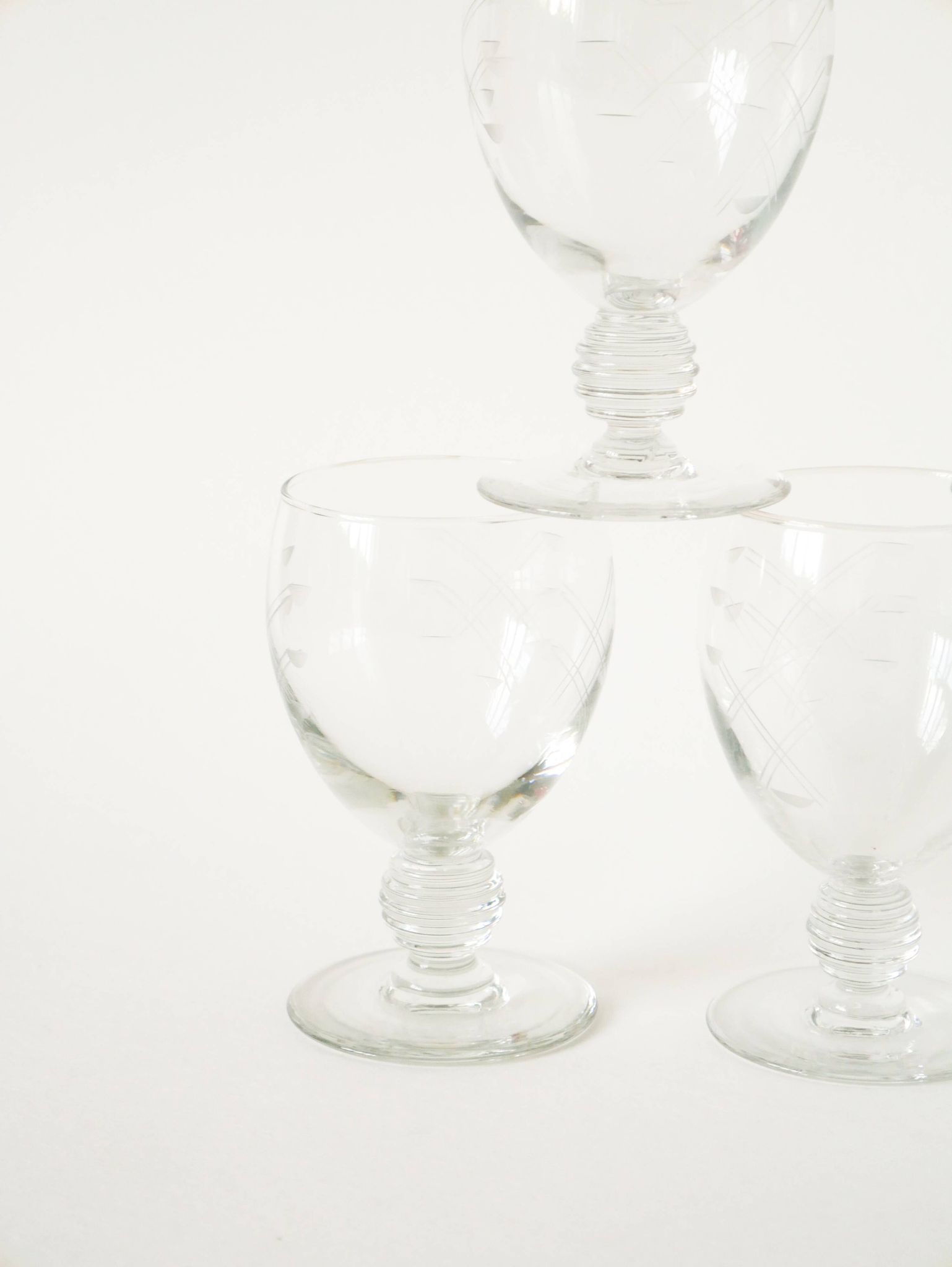 Set of 5 large wine glasses with ornate stems, in engraved crystal, Art Nouveau