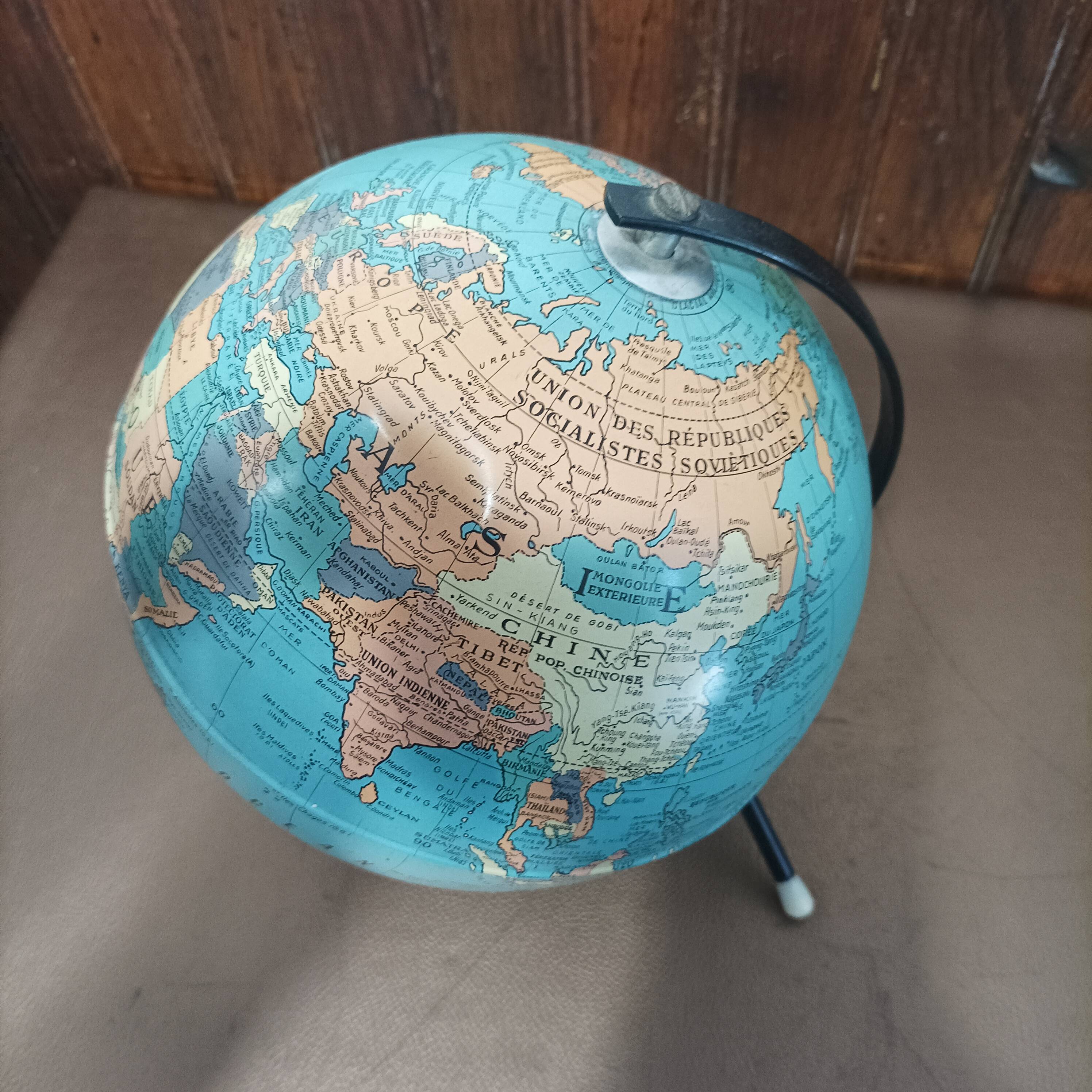 Old taride sheet metal tripod globe circa 1950/1960