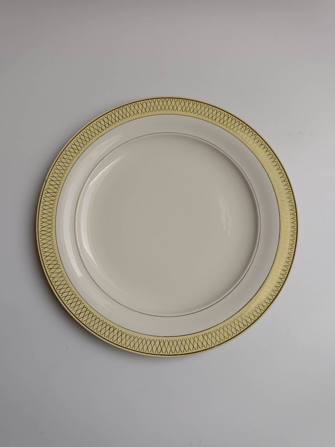 Saint Amand Monaco white and yellow dish