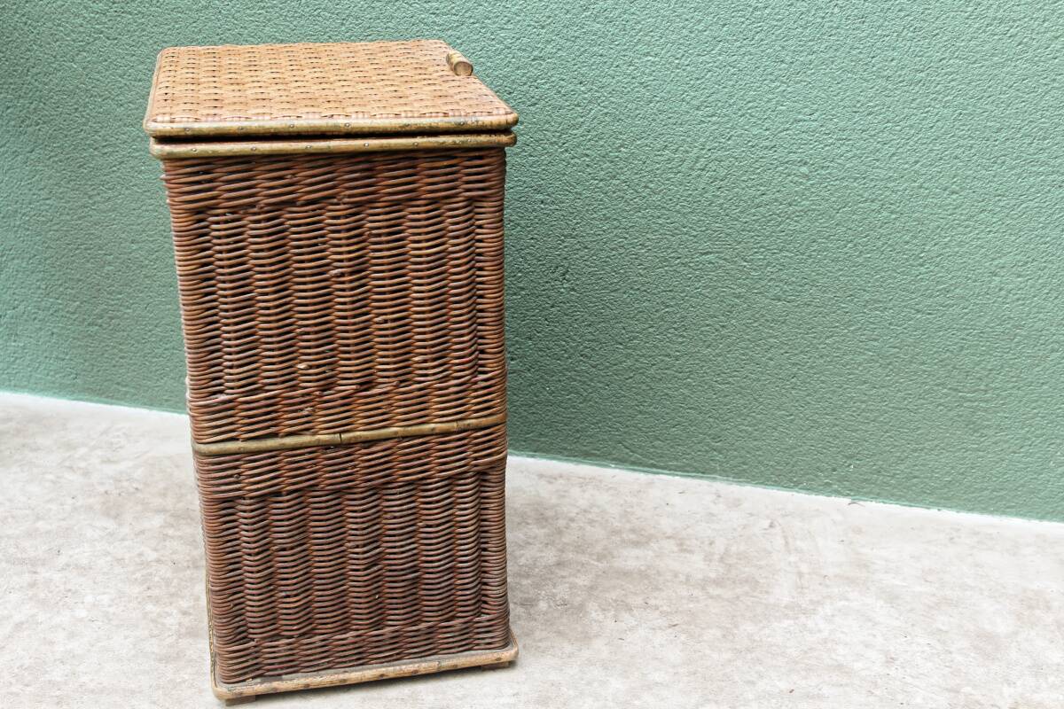 Woven wicker laundry basket
