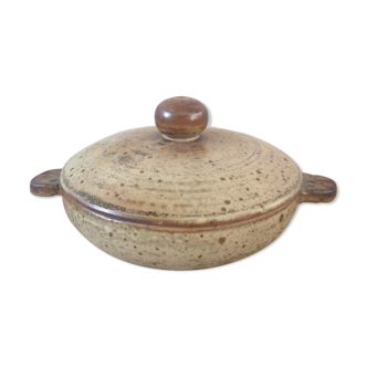 Sandstone lid pot
