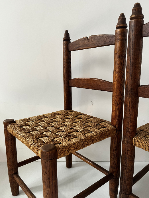 Child's chair made of wood and rope