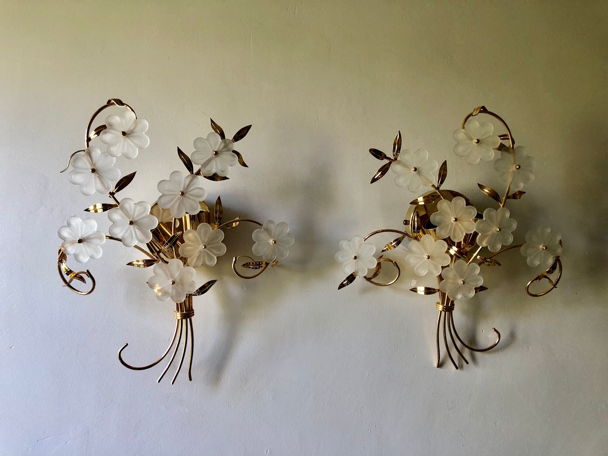 Pair of Italian wall lamps with a bouquet 1980