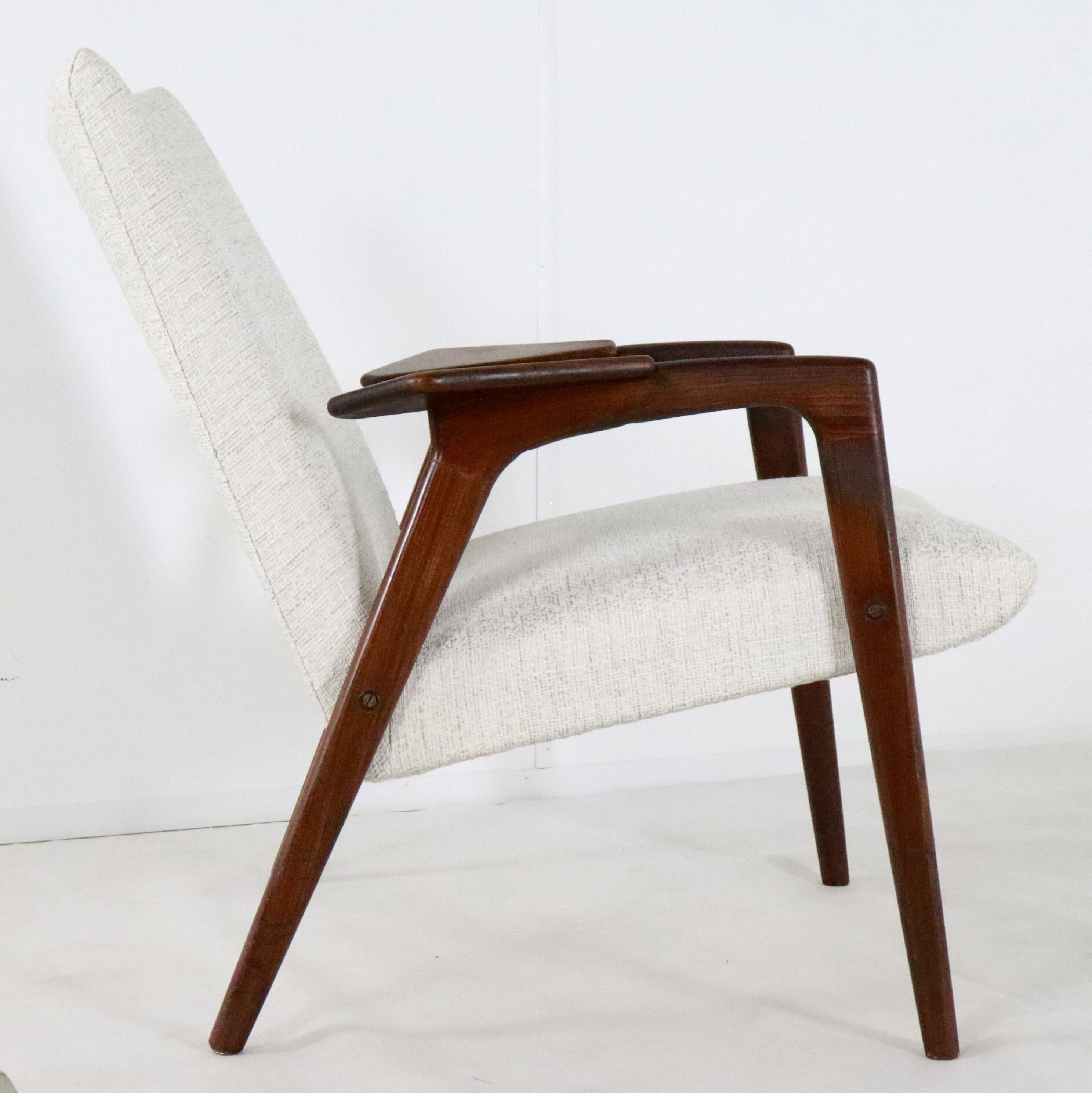Pastoe Ruster Yngve Ekstrom armchair 'Kruishaar'