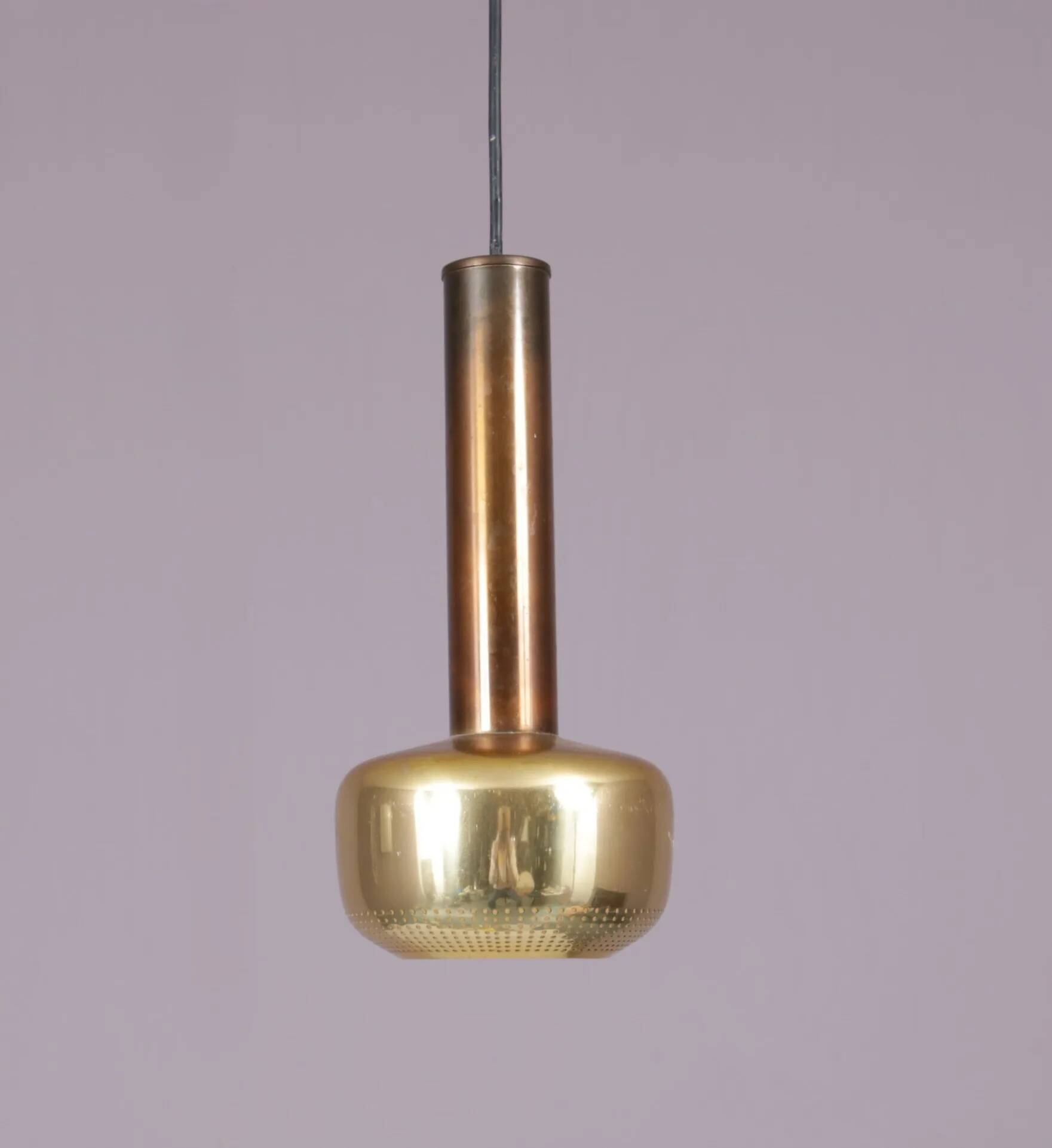 1950s VL56 lamp in brass / Vilhelm Lauritzen / Louis Poulsen, Denmark