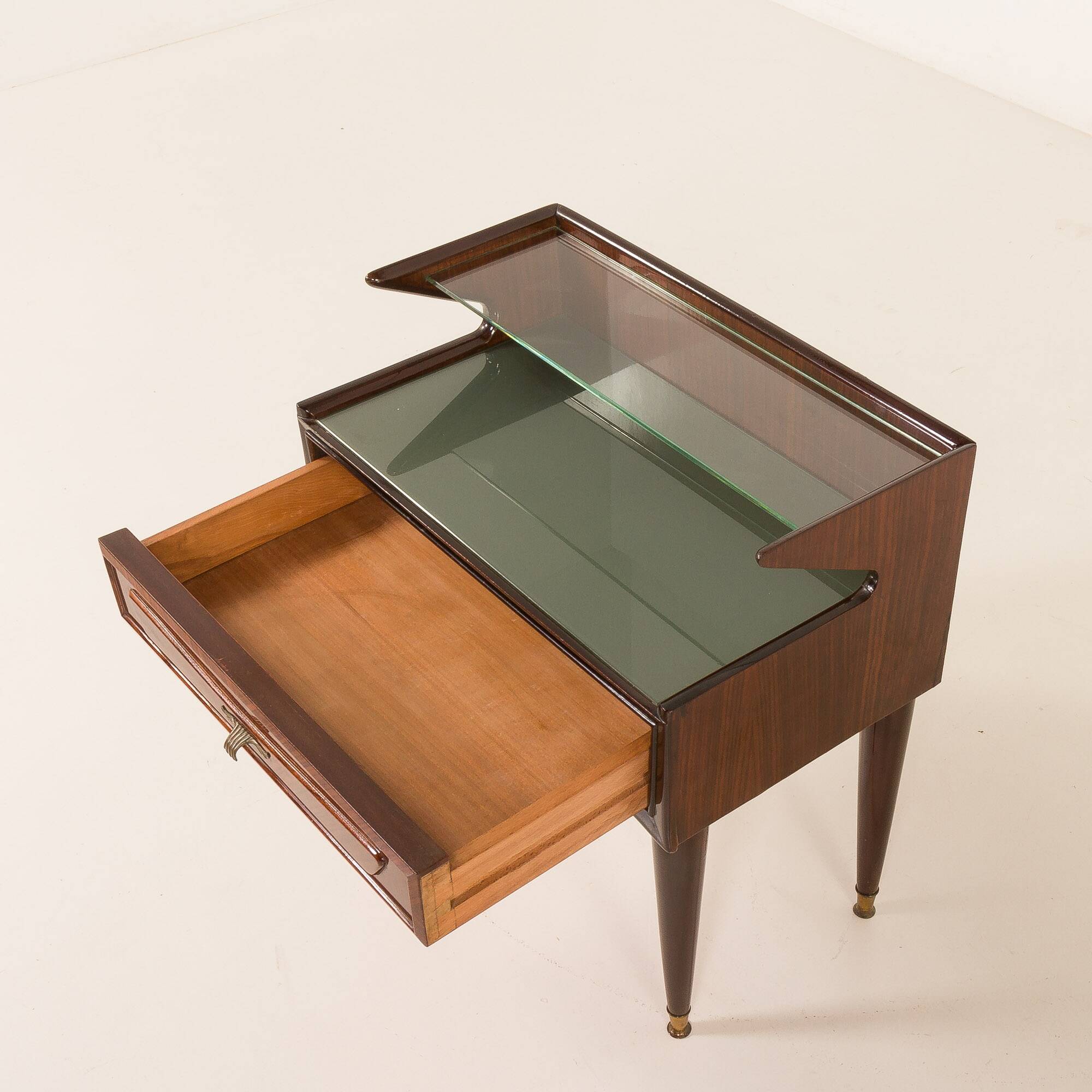 Italian mid-century side table in the style of Paolo Buffa, 1950s