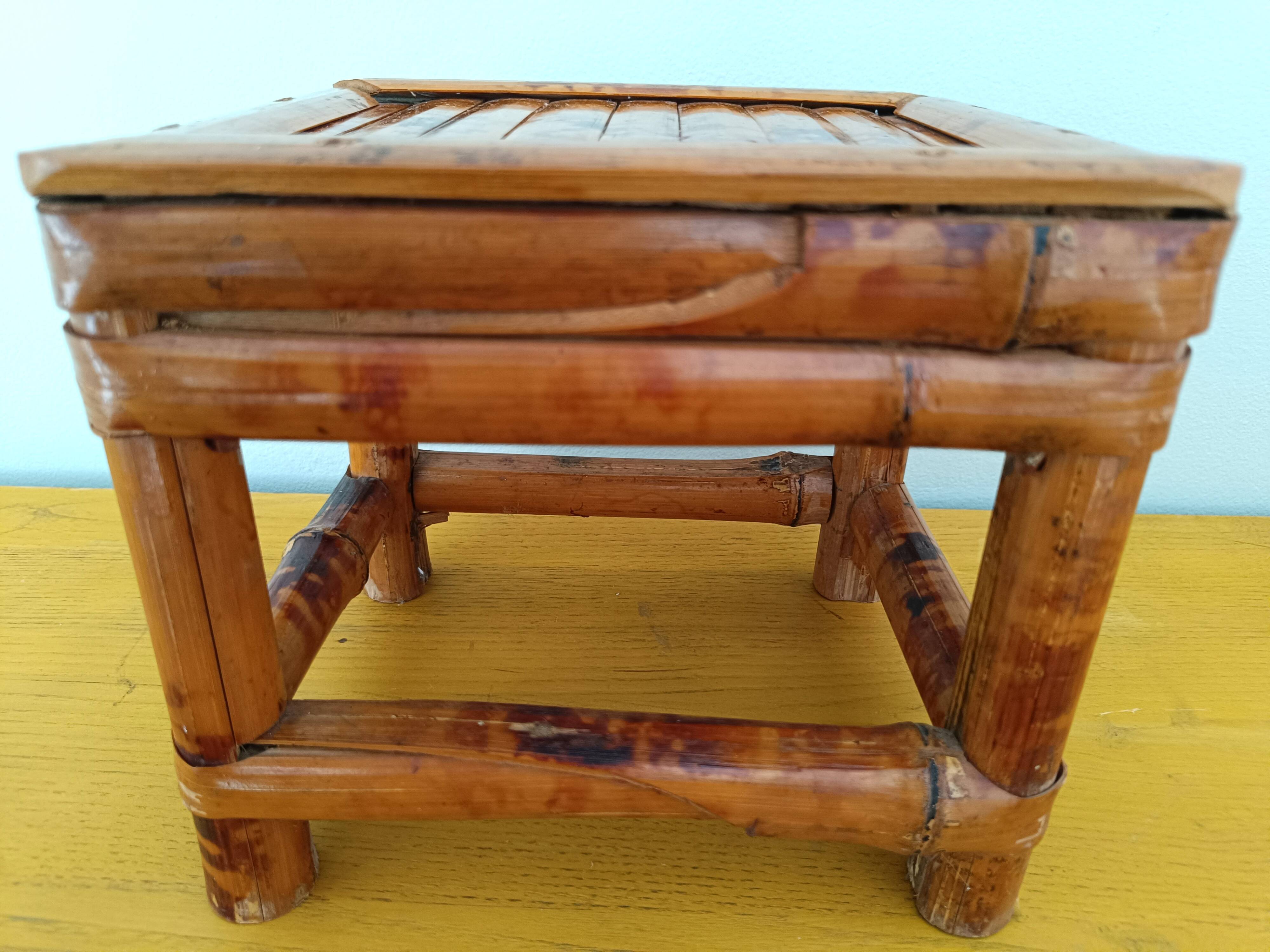Petit tabouret en bambou