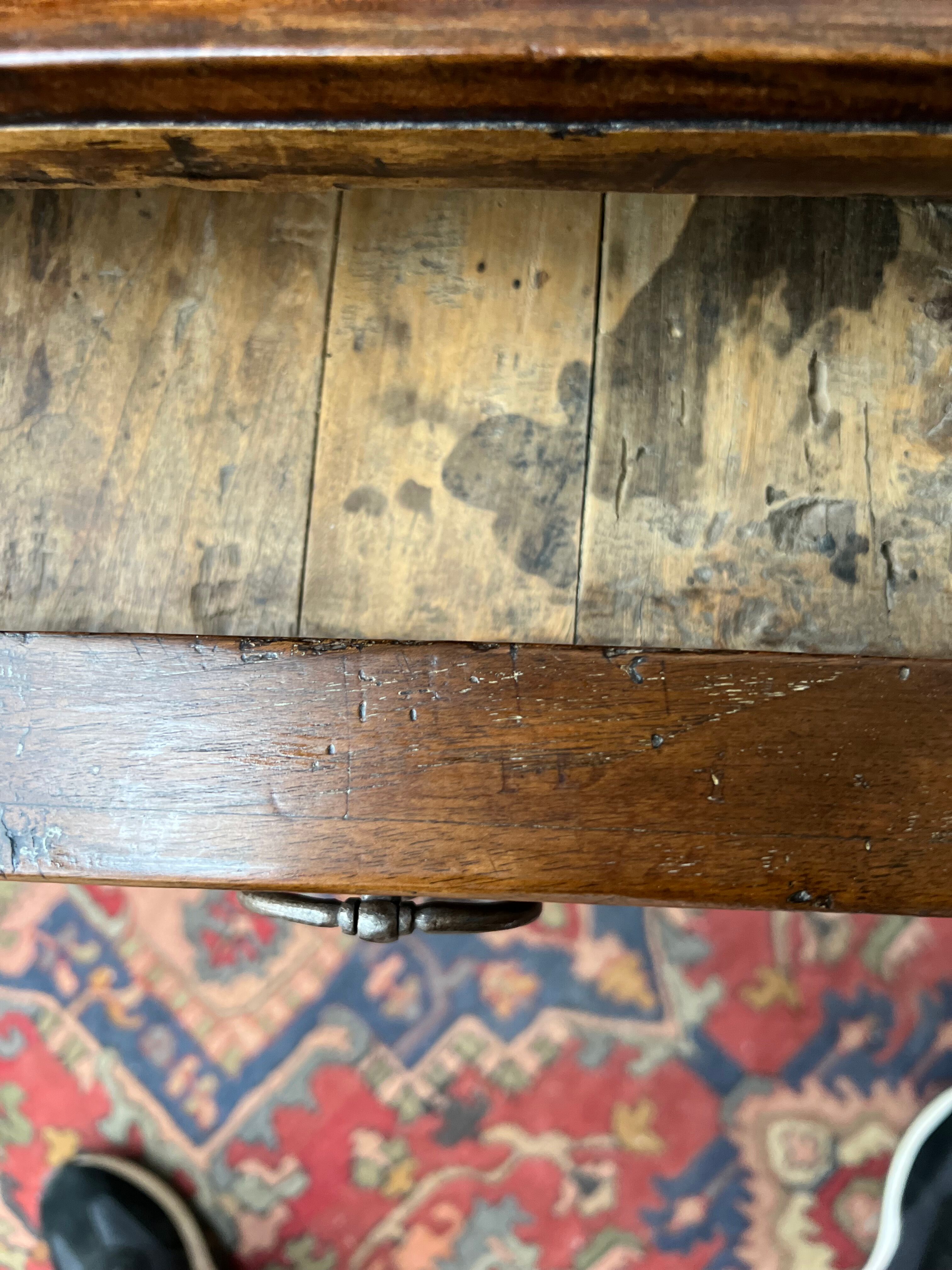 Cabaret table in walnut stamped period Louis XV XVIII th century