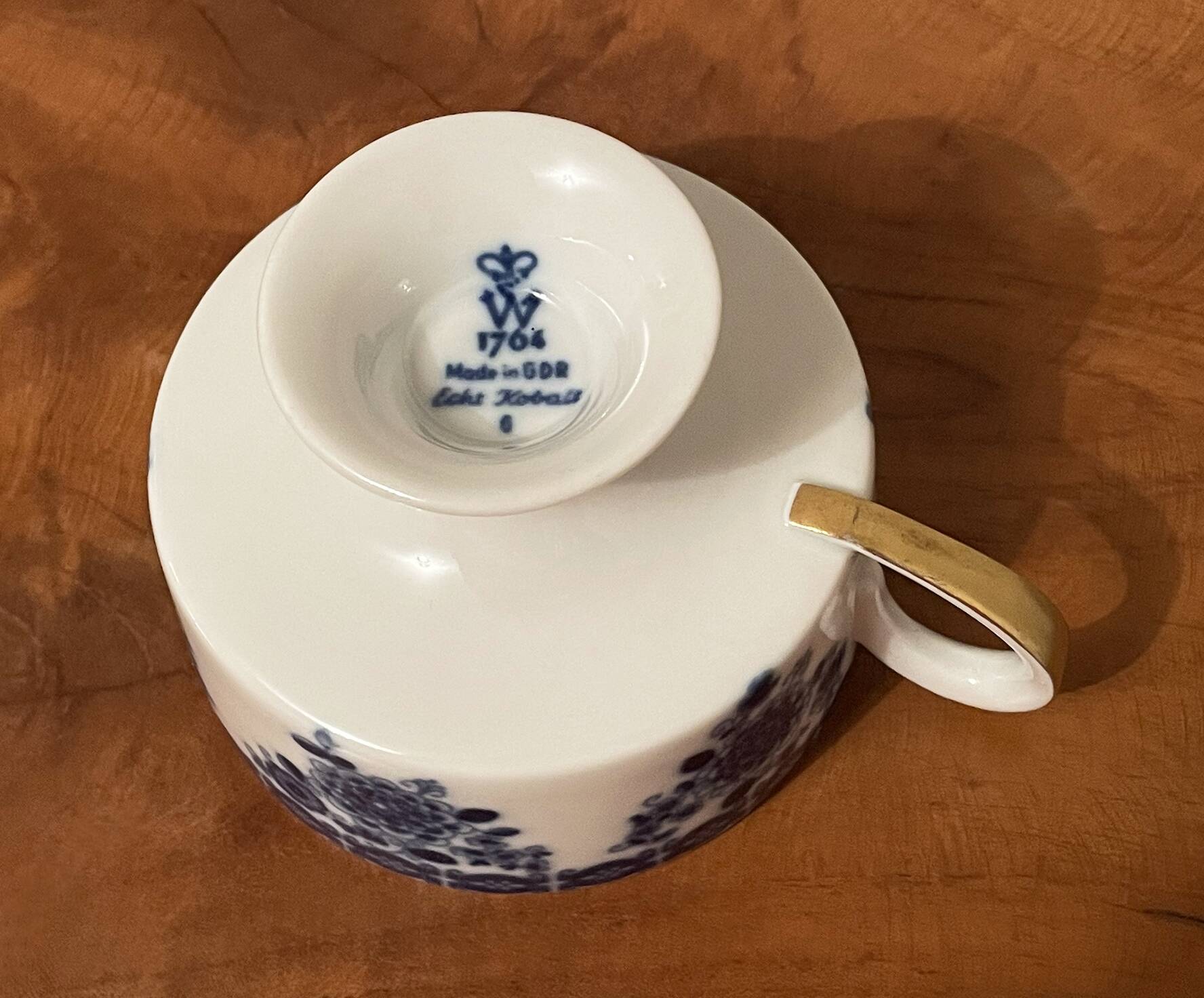 Tasse à thé en porcelaine Wallendorf avec soucoupe, Echt Kobalt, motif fleur bleue