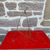 Metal magazine rack