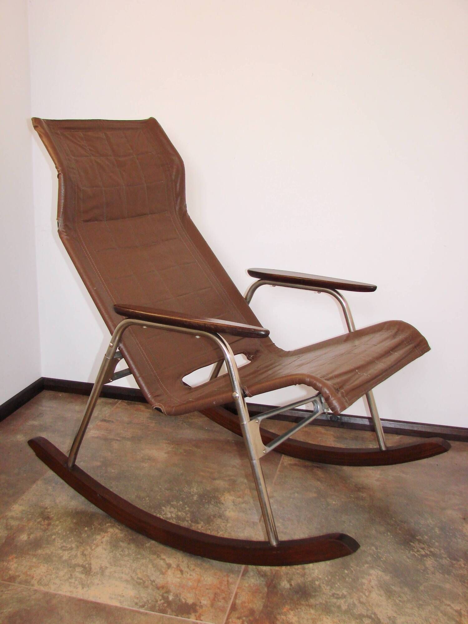 Folding rocking chair designed by Takeshi Nii, 1950s.