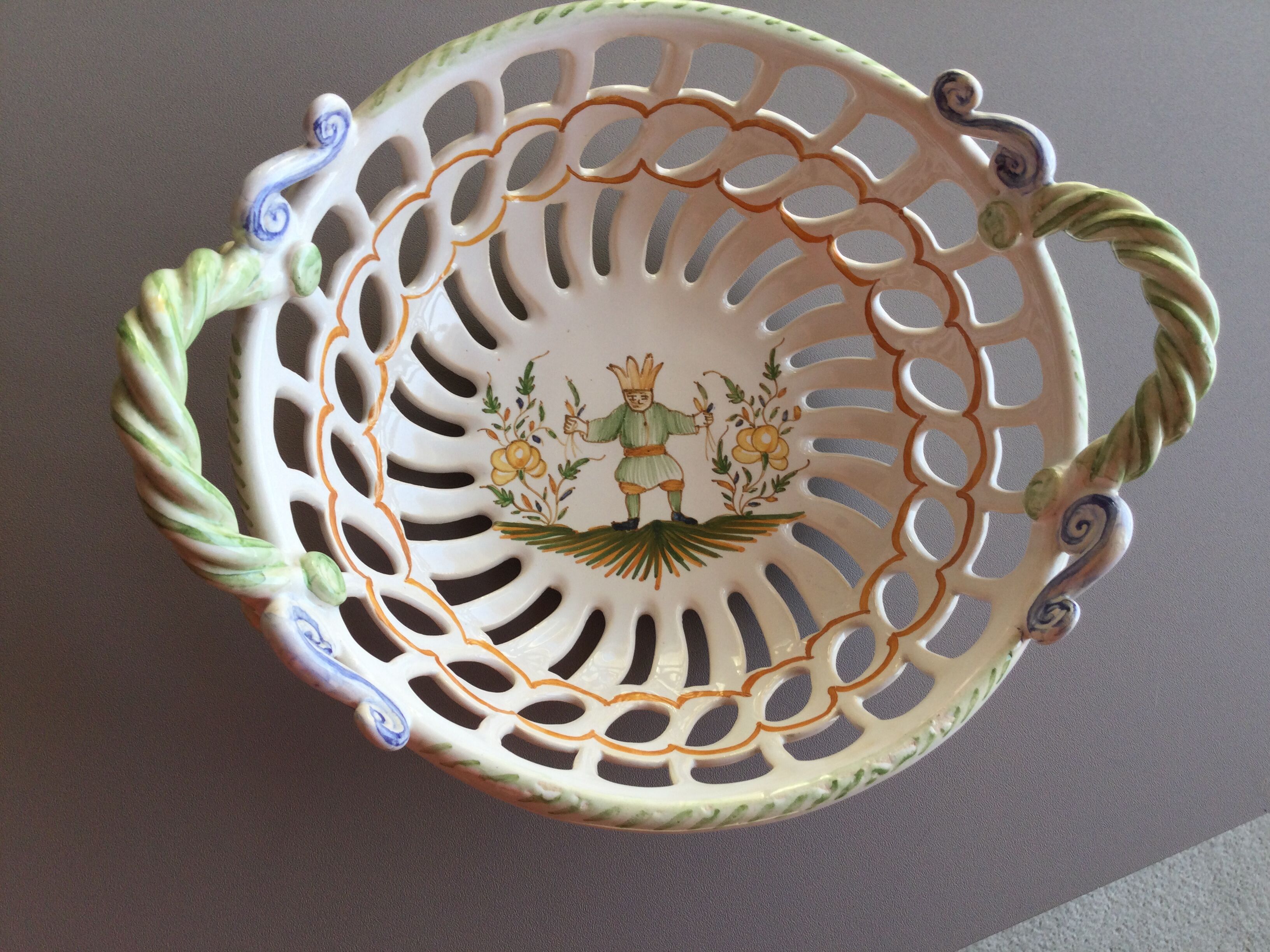 A fee-like basket