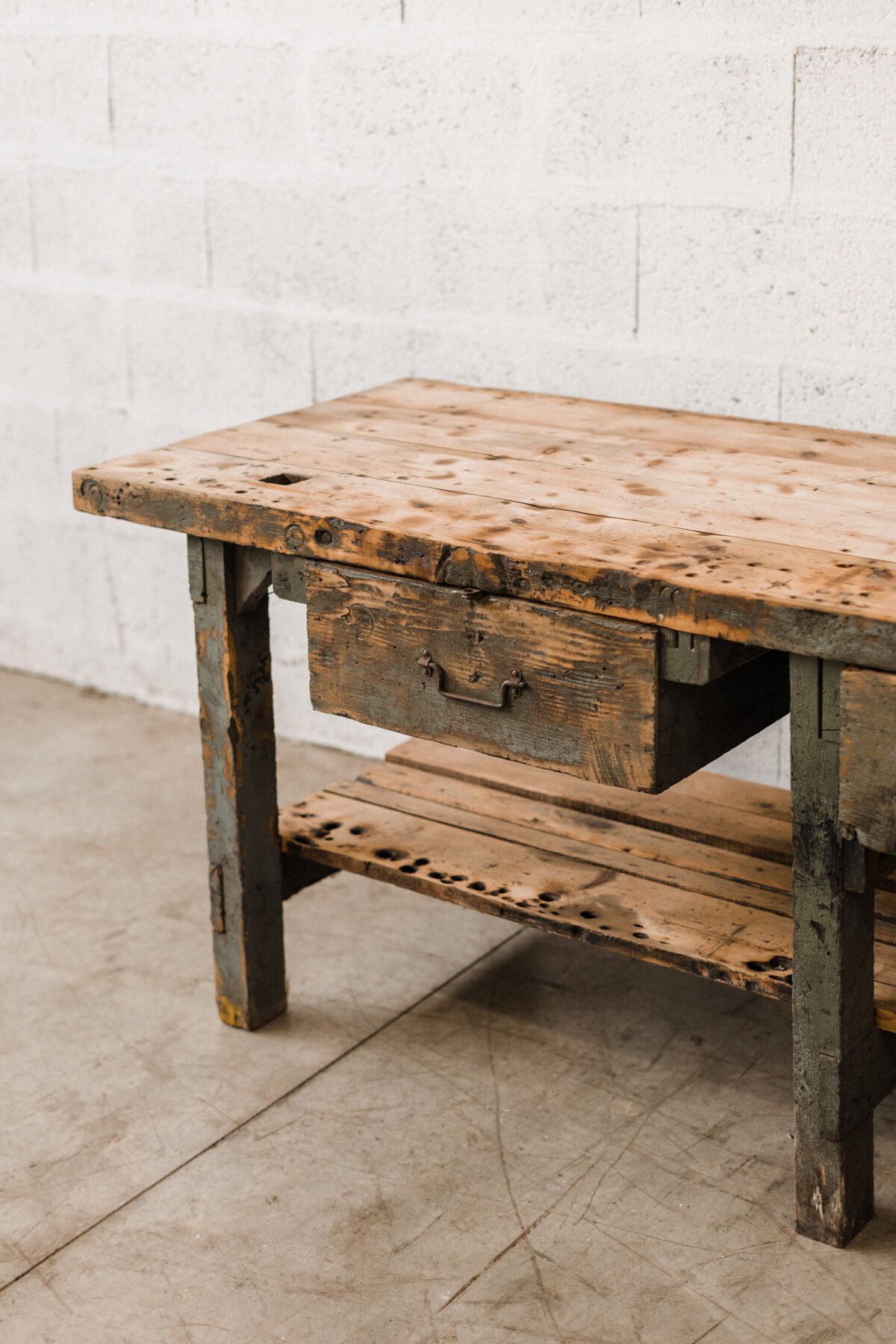 Green wooden workbench – 2 drawers