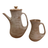 Ceramic teapot and milk jug set