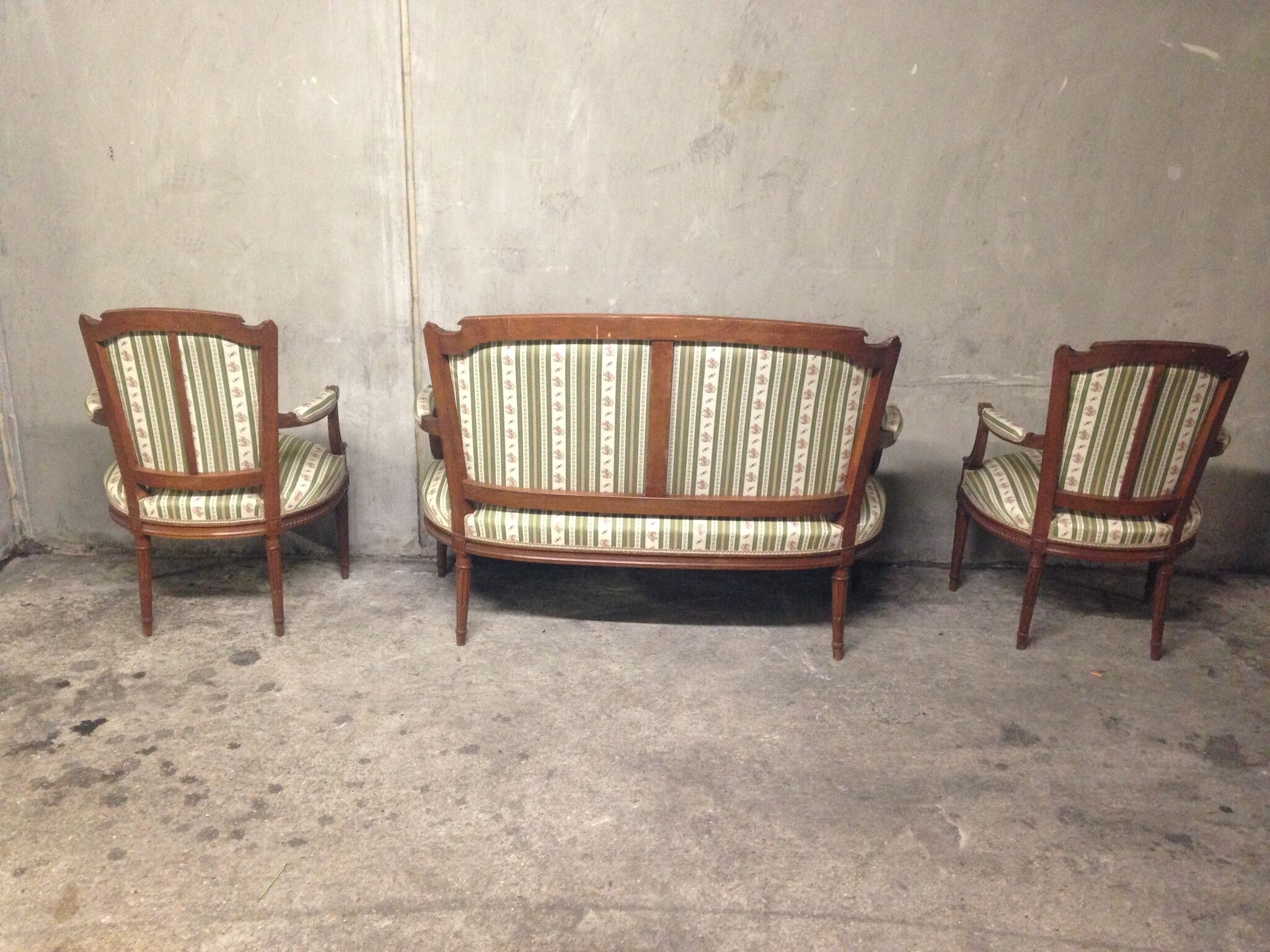 Salon Louis XVI sofa and pair of cabriolets
