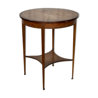 Round pedestal table