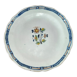 Assiette ancienne en faïence du Nord XVIIIème siècle à décor floral