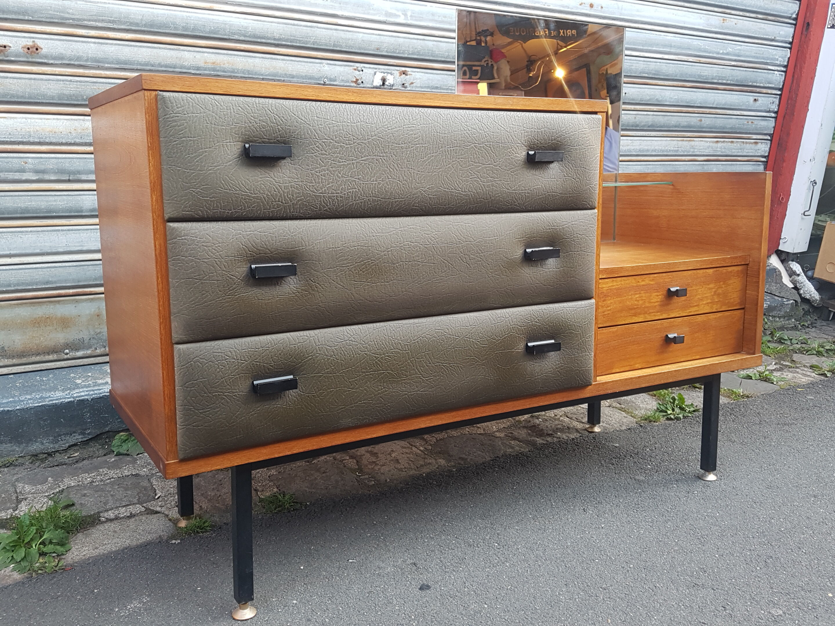 Roger landault Dresser 60 years