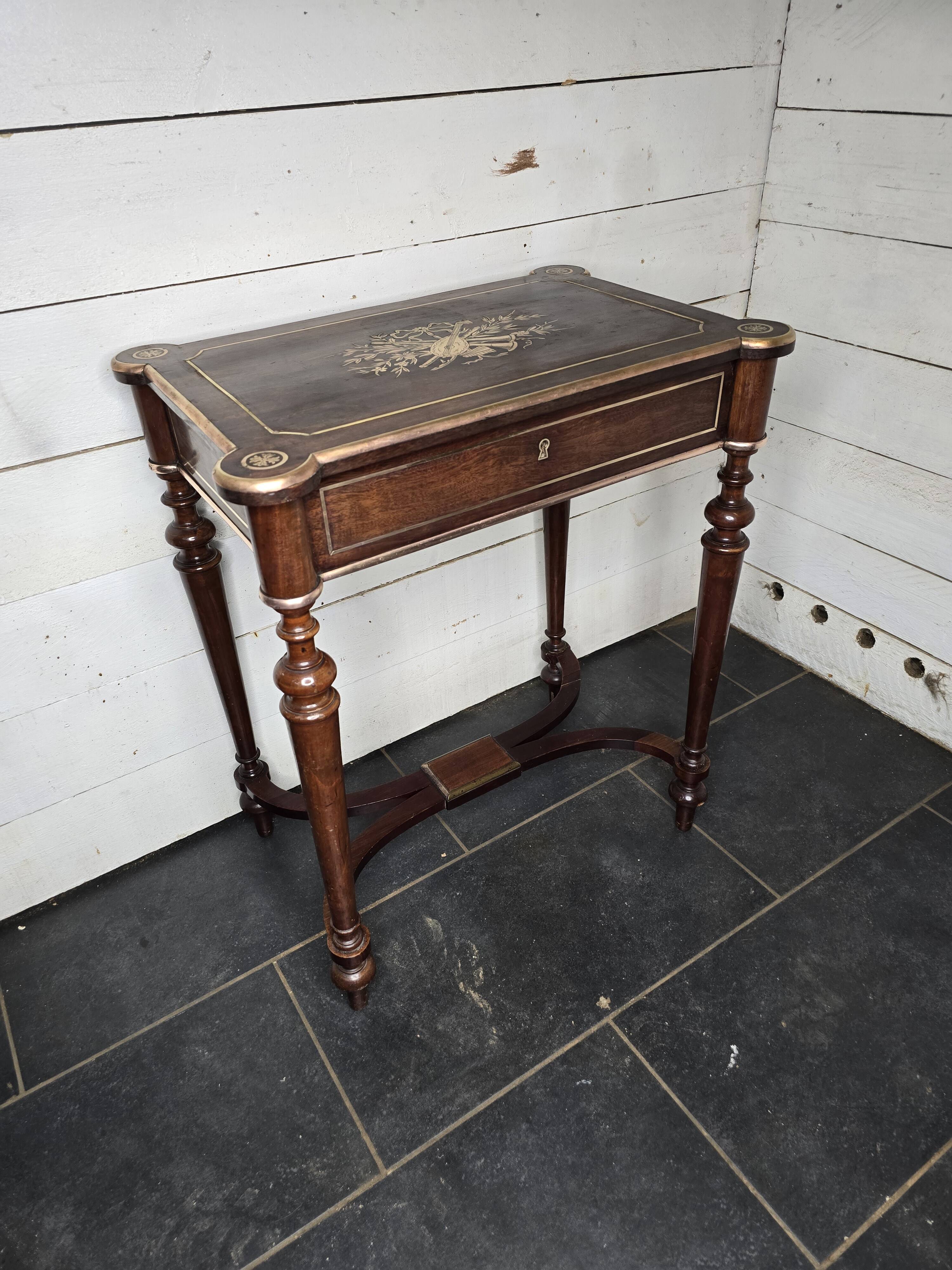 Napoleon III mahogany dressing table
