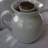 Pitcher in enamelled sandstone with ice reserve