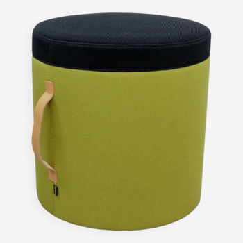 Pouf Dodo de chez Sitland en tissu vert et noir