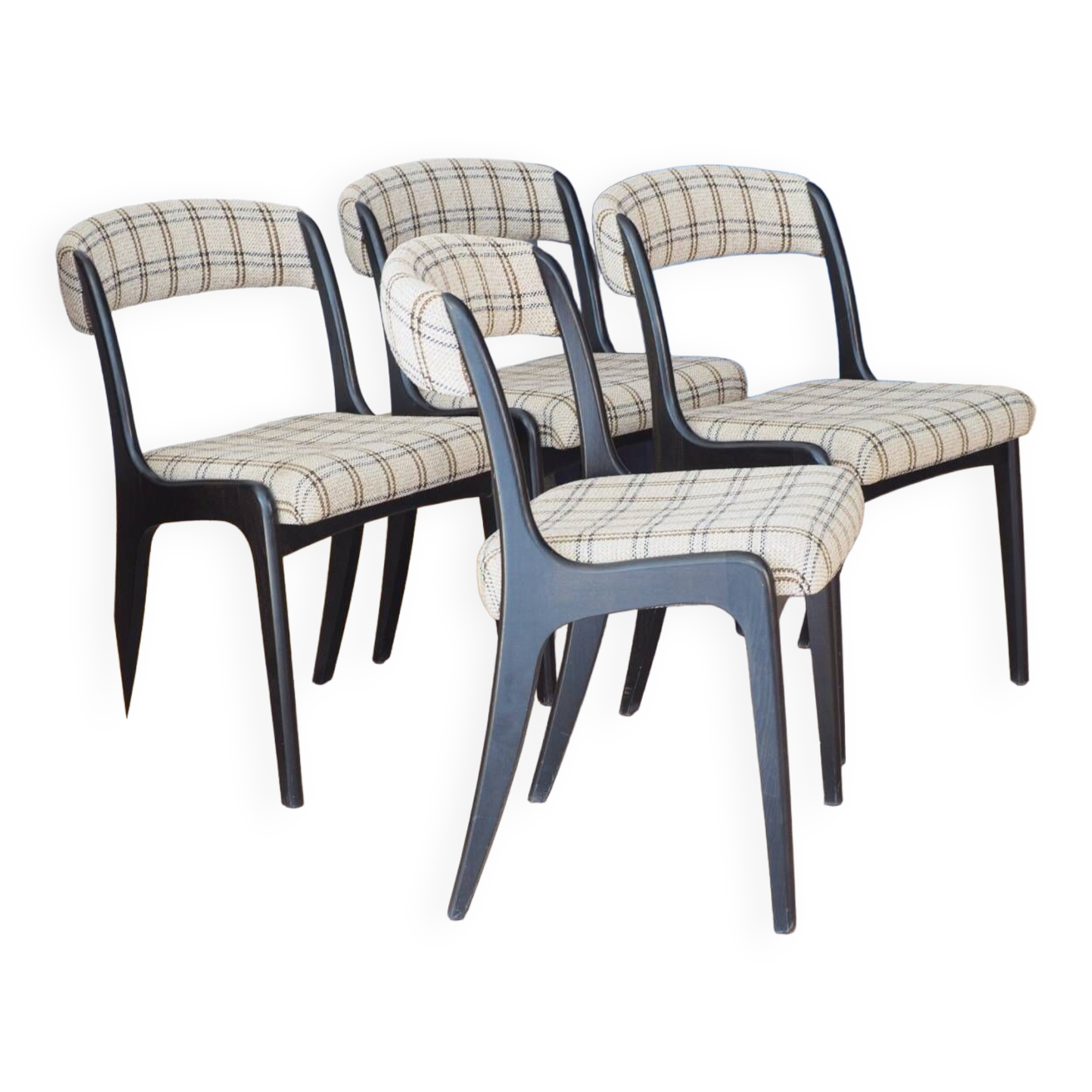 4 self-service chairs