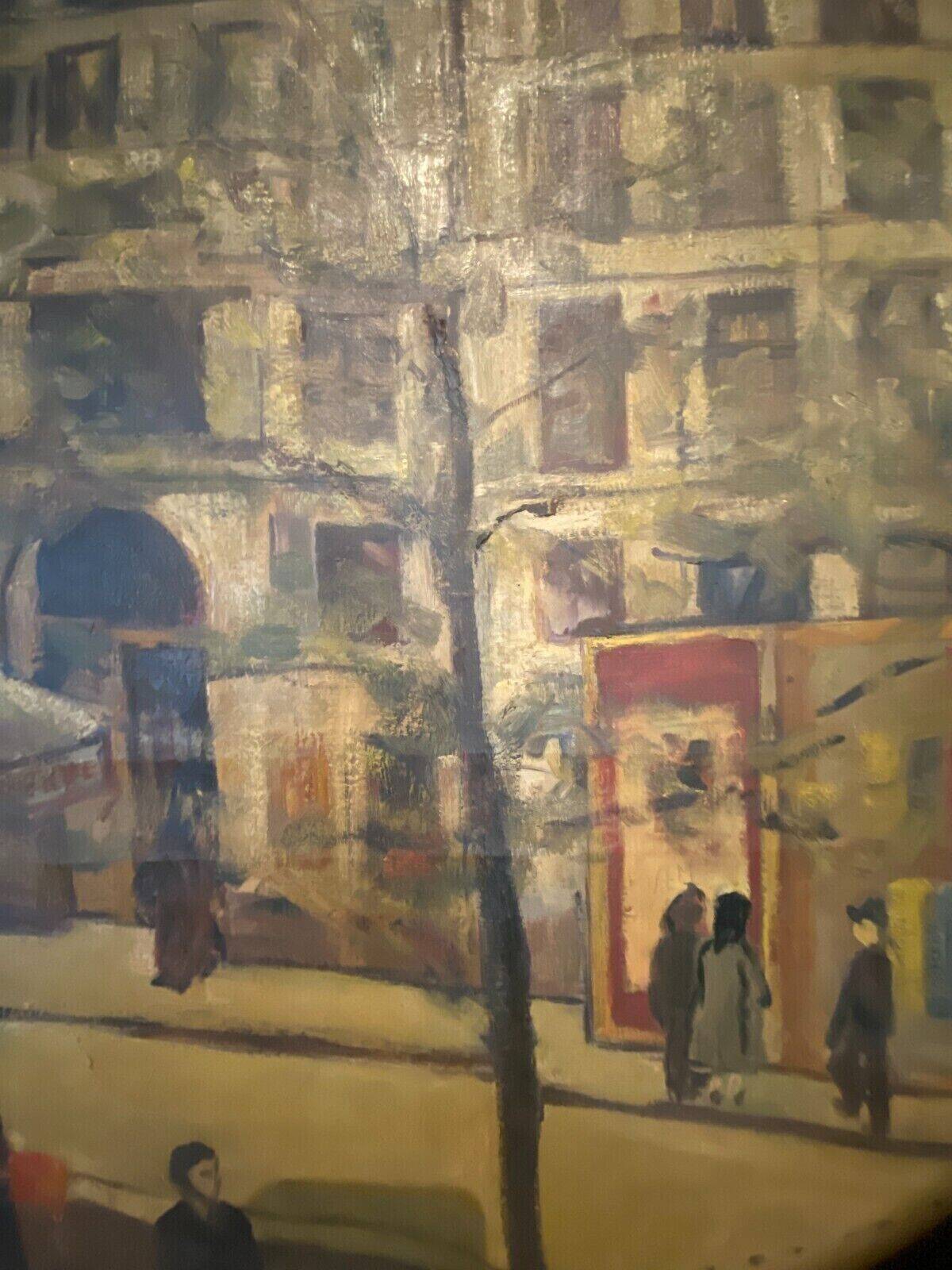 "Animated view of a street in Paris" Oil on canvas 20th century