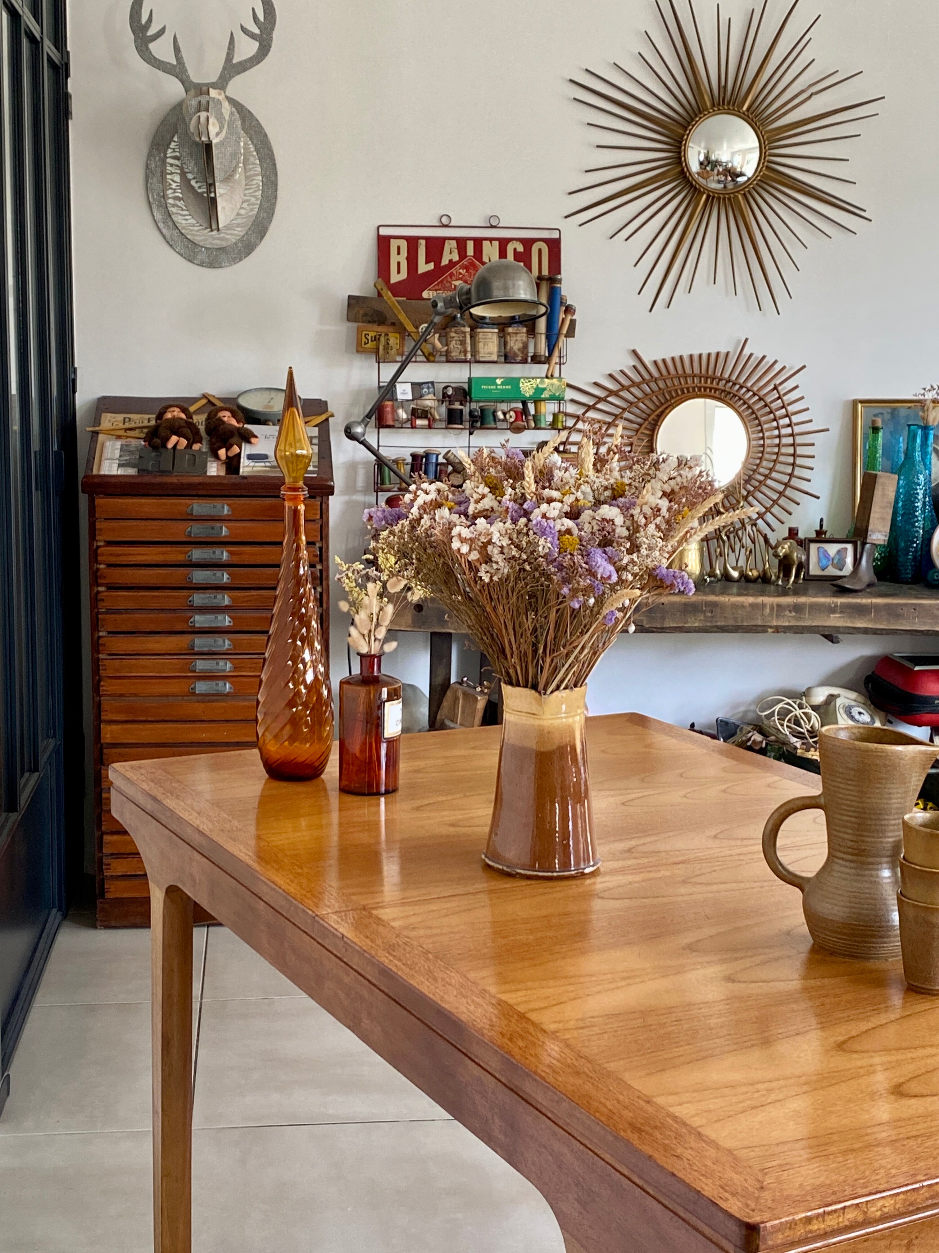 Extendable dining table in NATHAN teak