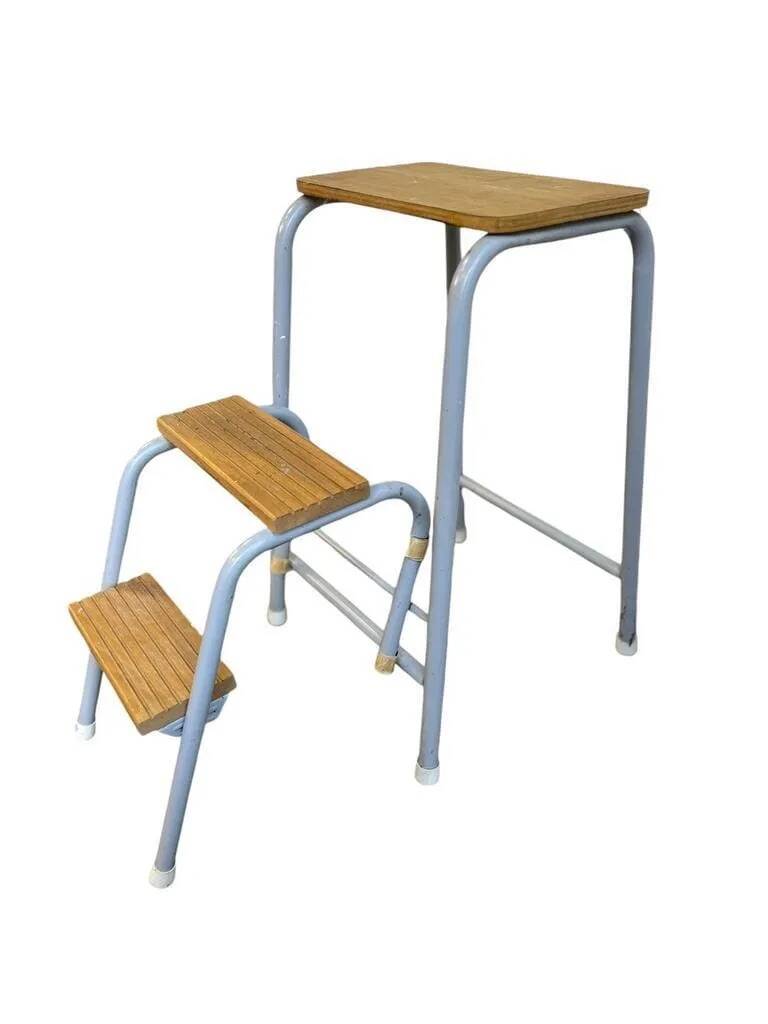 Vintage folding stool / kitchen step / mini ladder