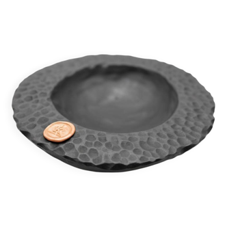 Sculptural dish/basket/trinket tray in burnt wood – Hammered texture