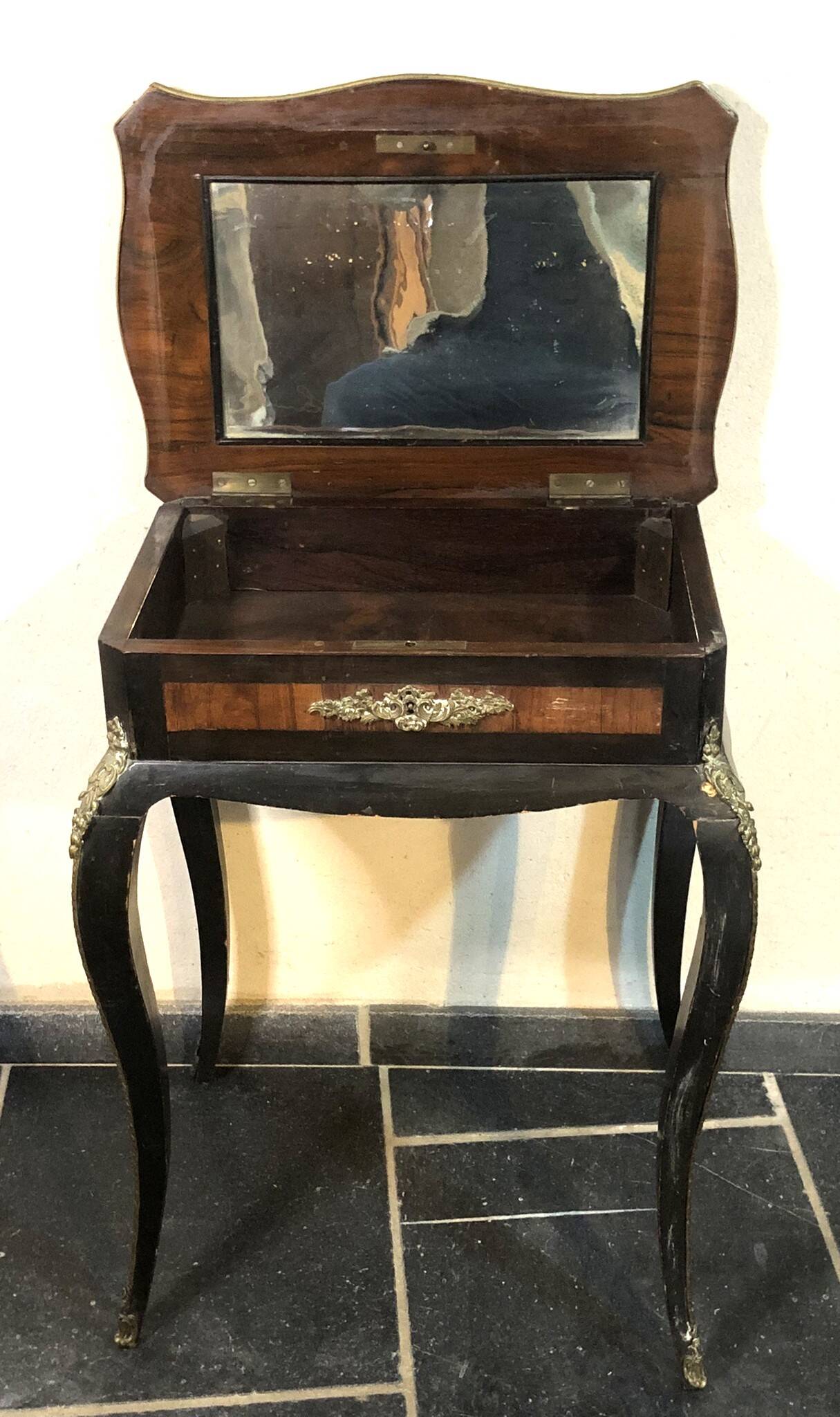 Dressing table / Worker in mercury glass marquetry and bronze fittings