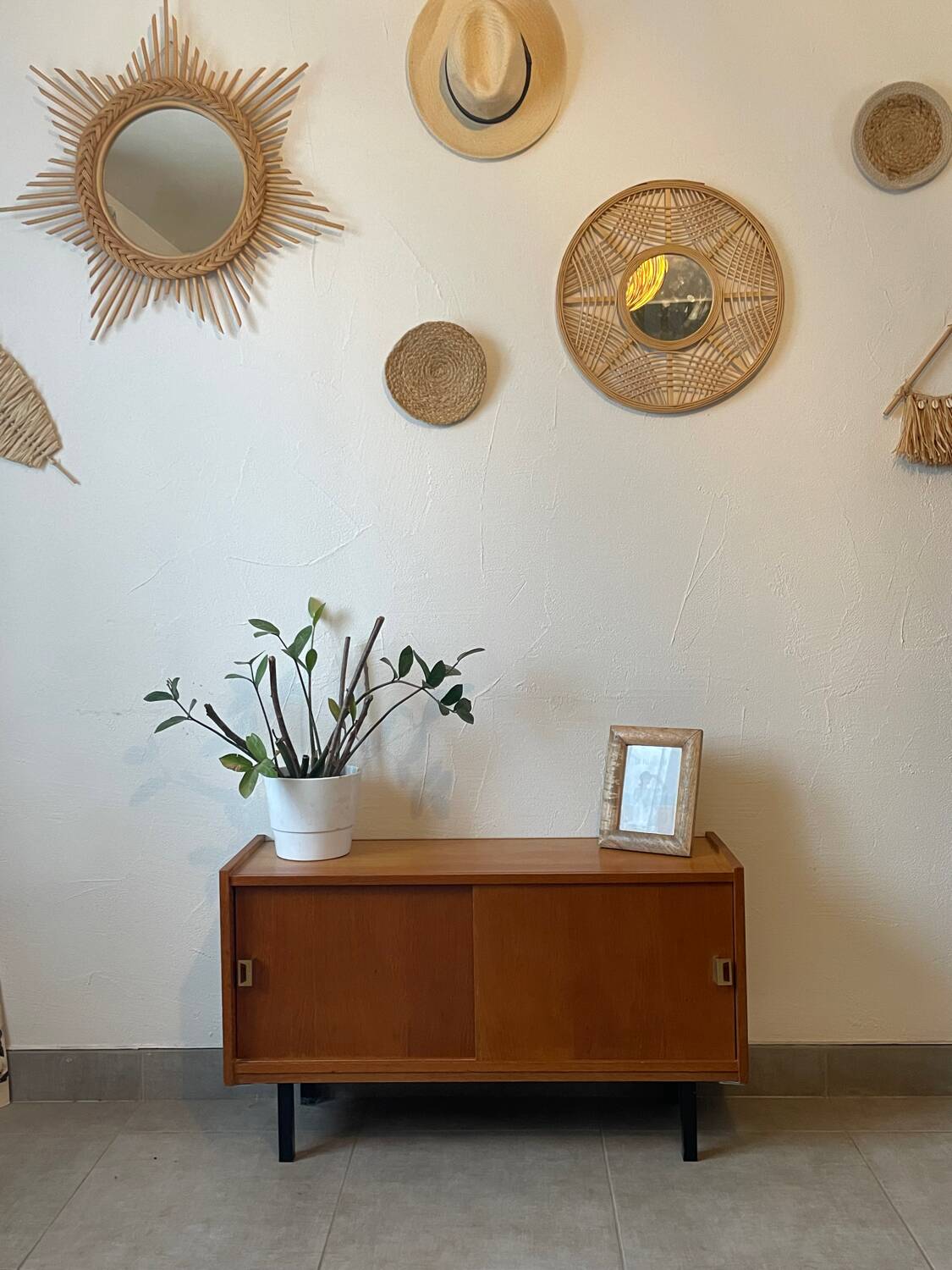 Small vintage sideboard/TV unit from the 1960s