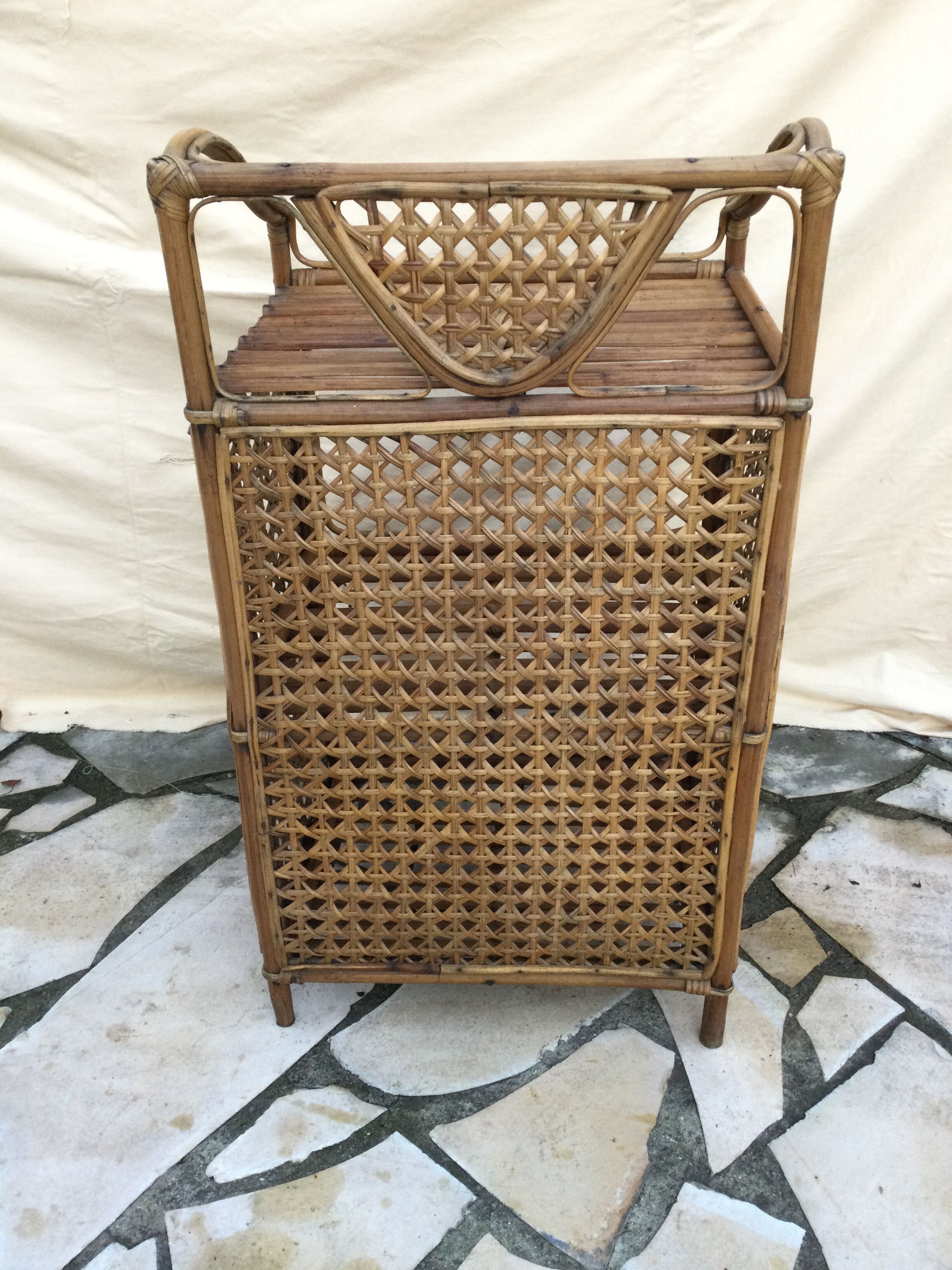 Meuble étagère en rotin