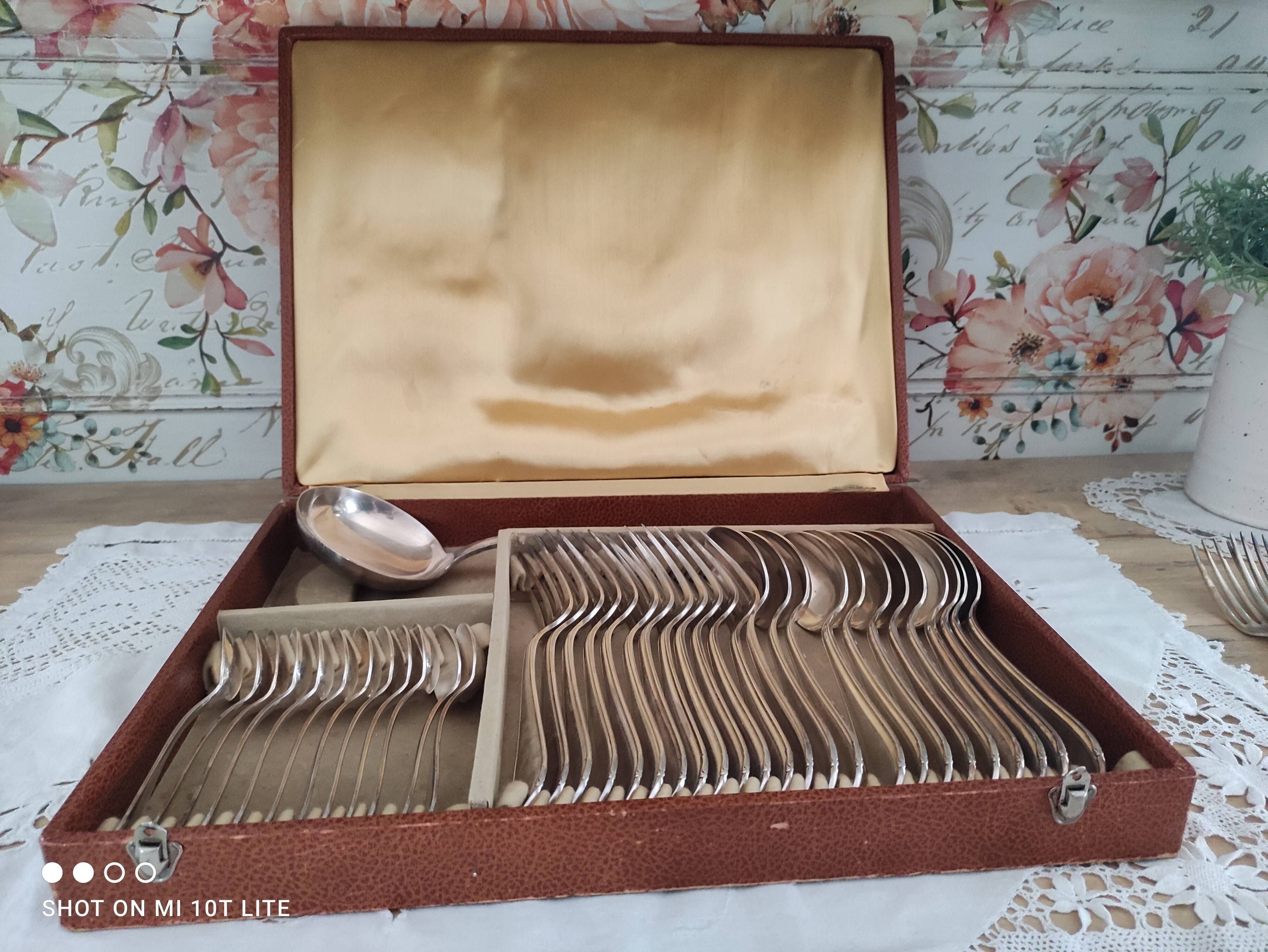 37-piece cutlery set in silver-plated metal in its original box