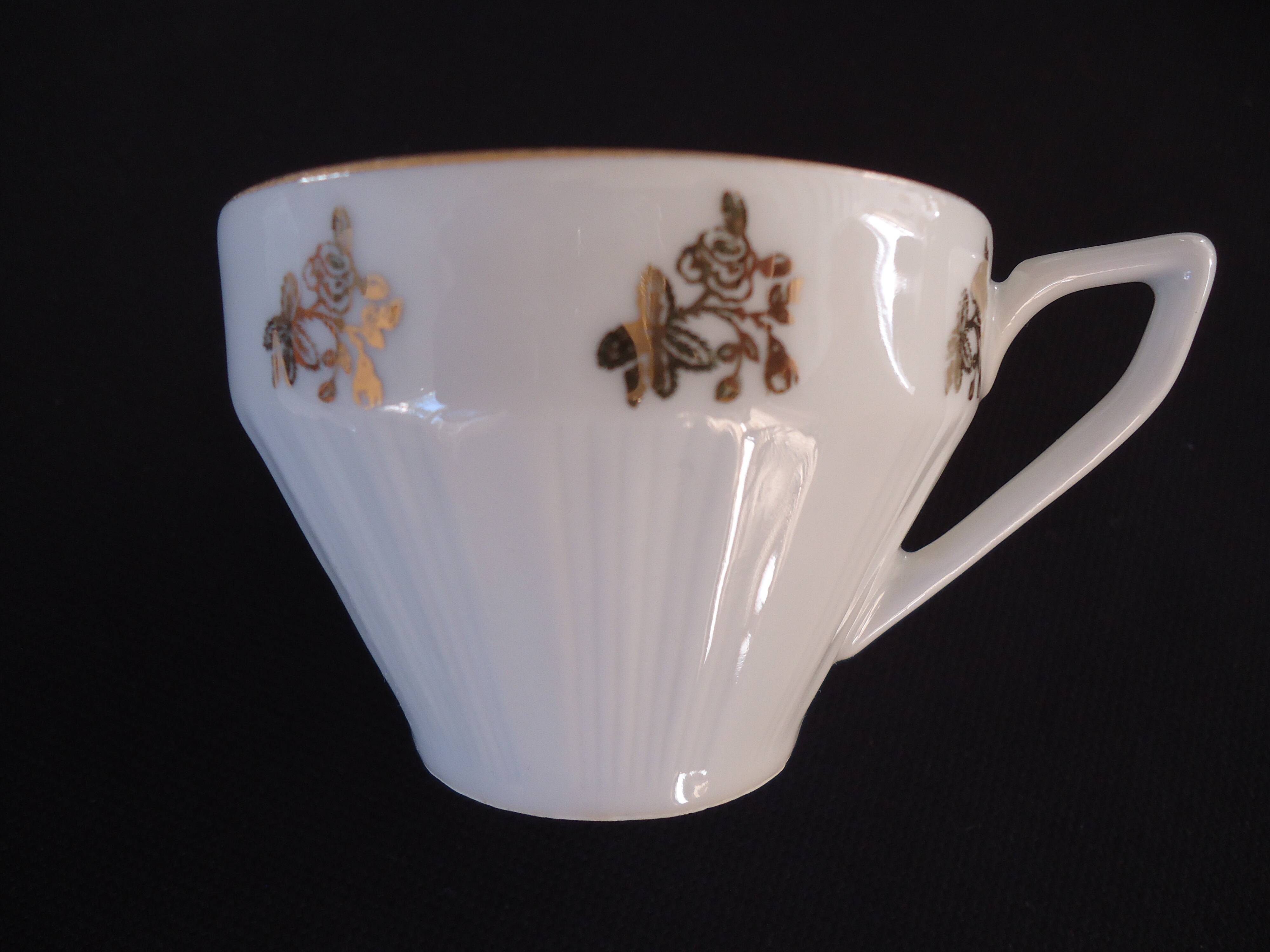 6 tasses à café et sous-tasses en porcelaine fine Art Déco