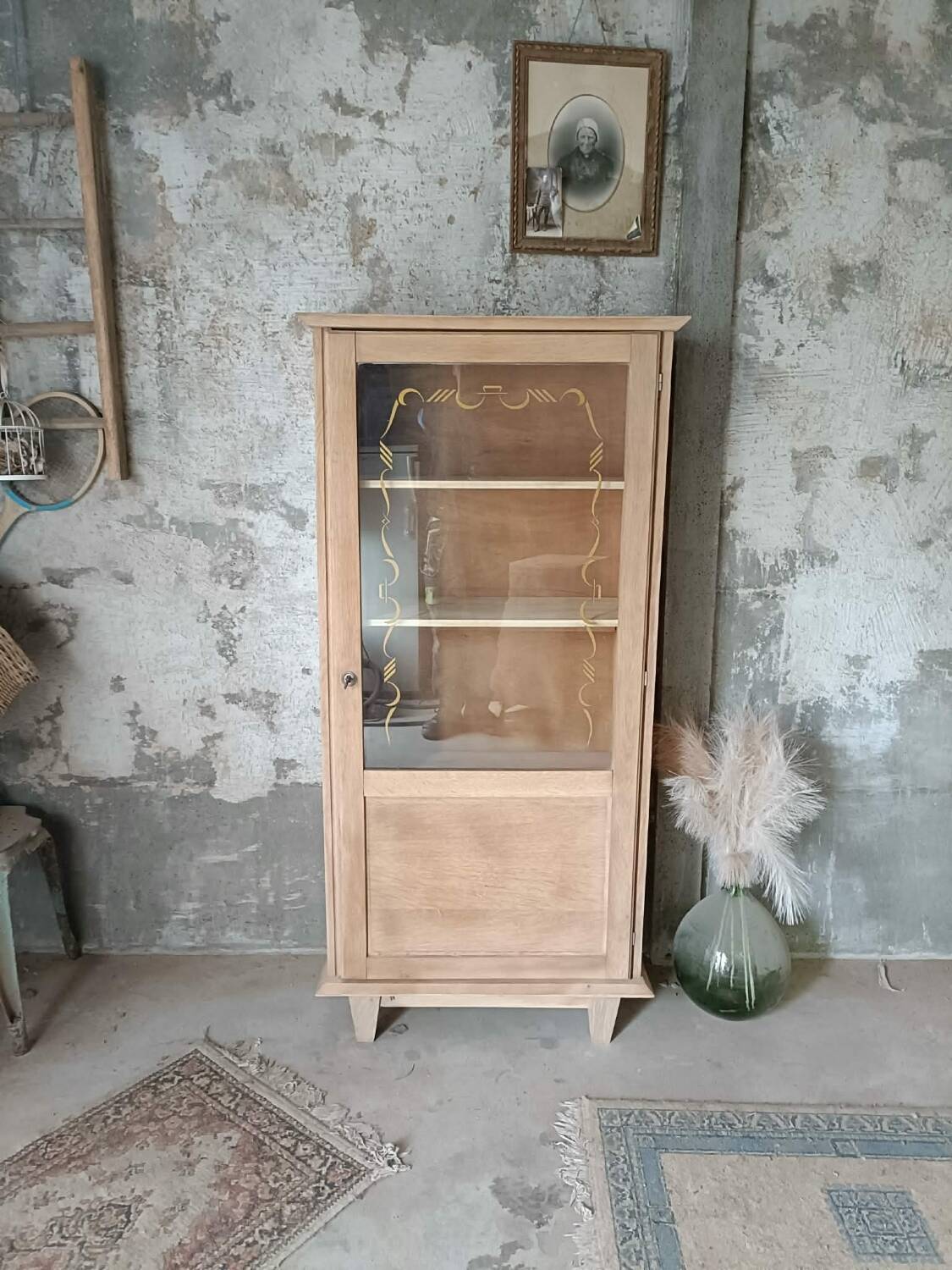 Bonnetière vitrine