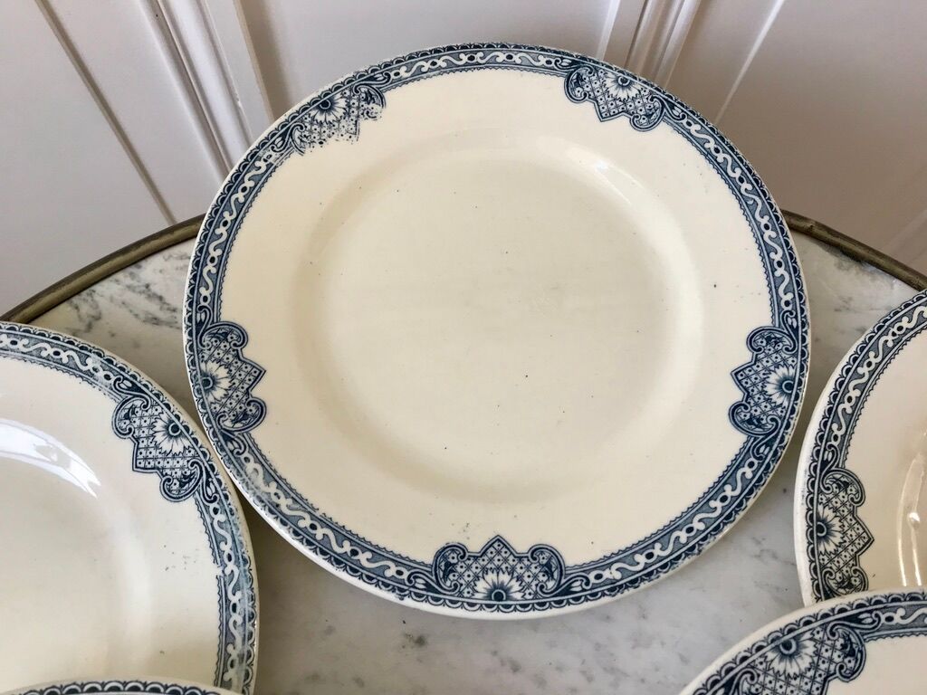 set of 8 dessert plates Terre de Fer Salins model Jumièges late nineteenth