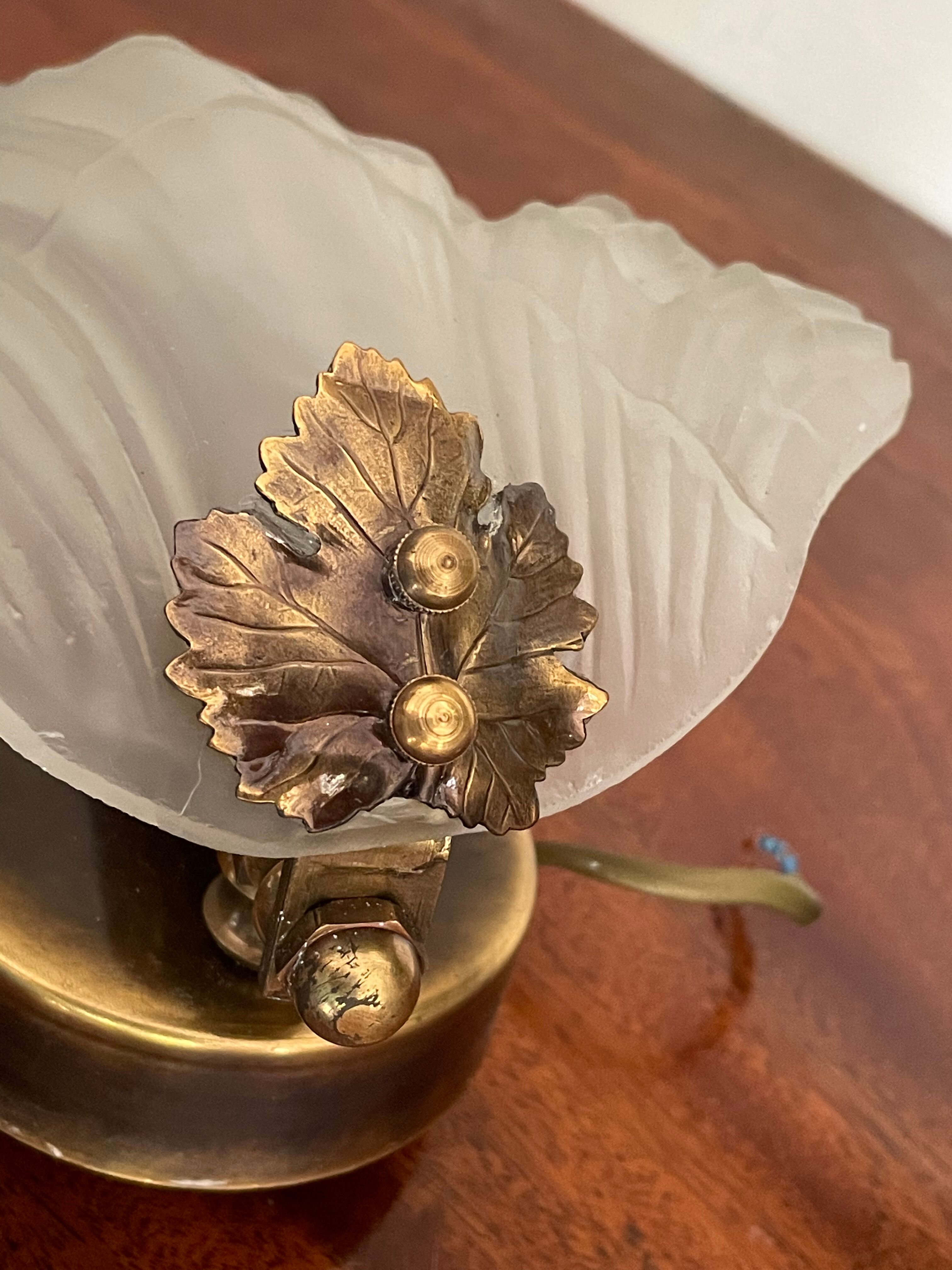 Art deco style shell wall lamp