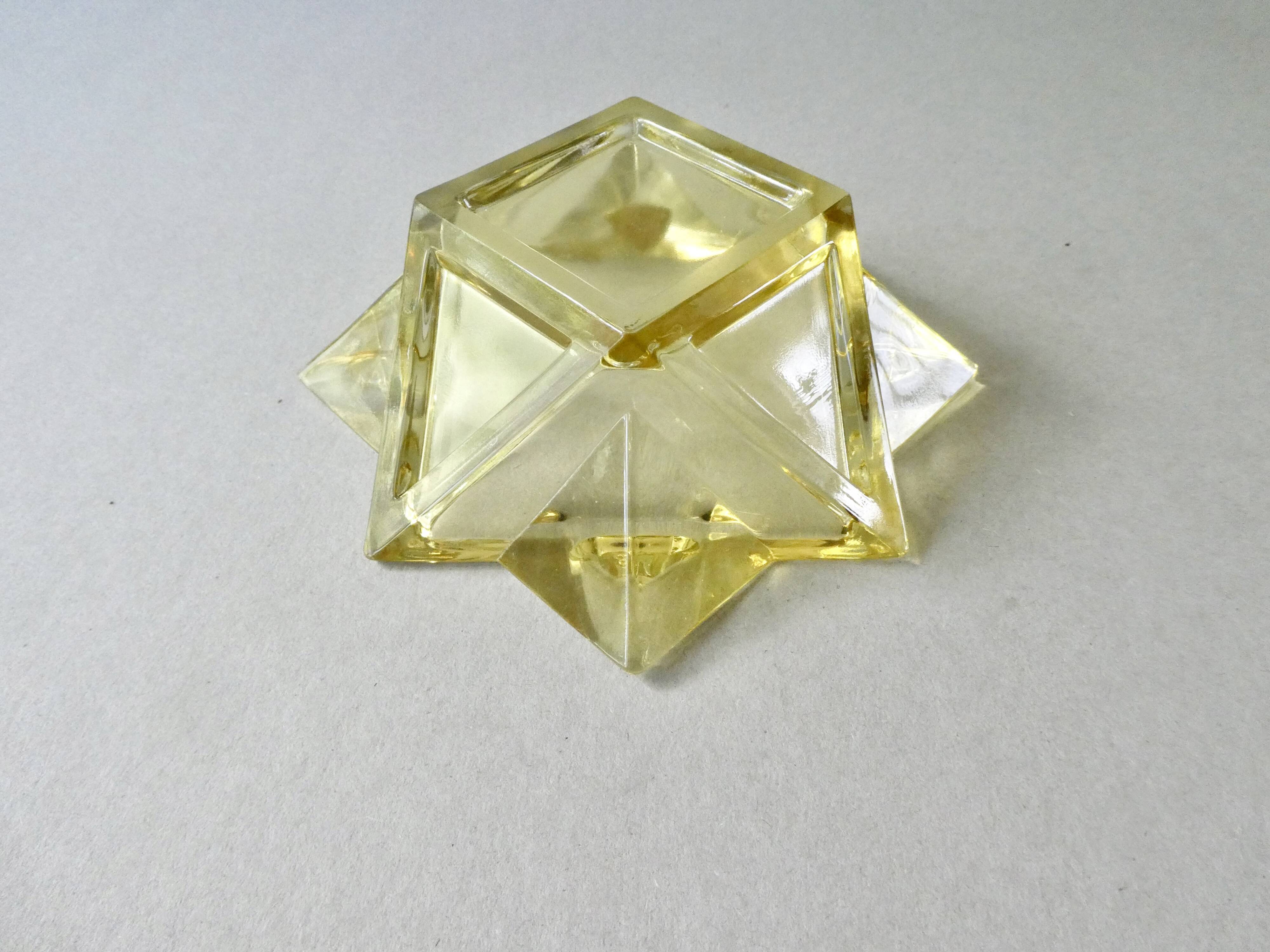 Walther star-shaped glass pocket tray