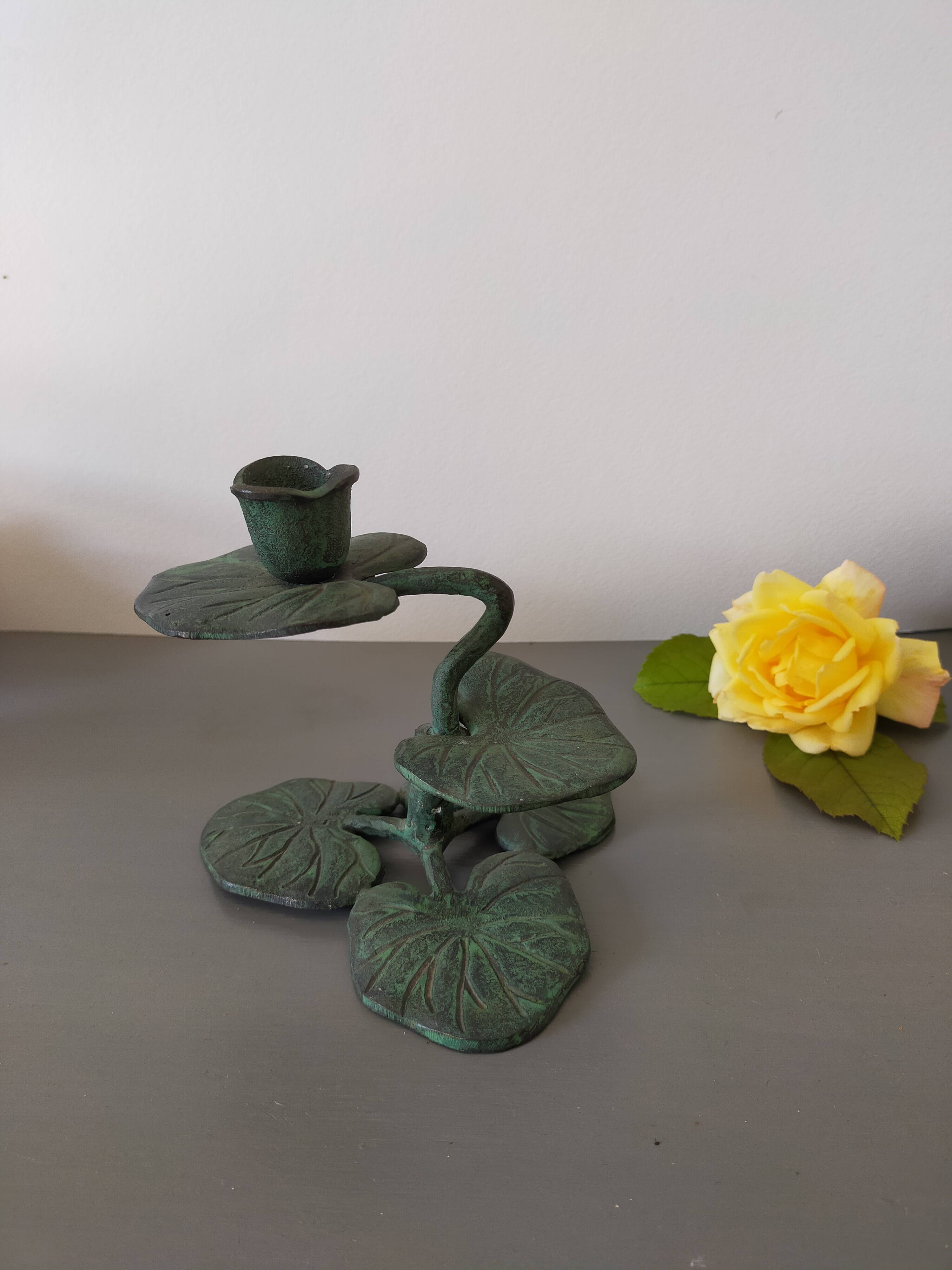 Ivy leaf design candle holder in green patinated metal