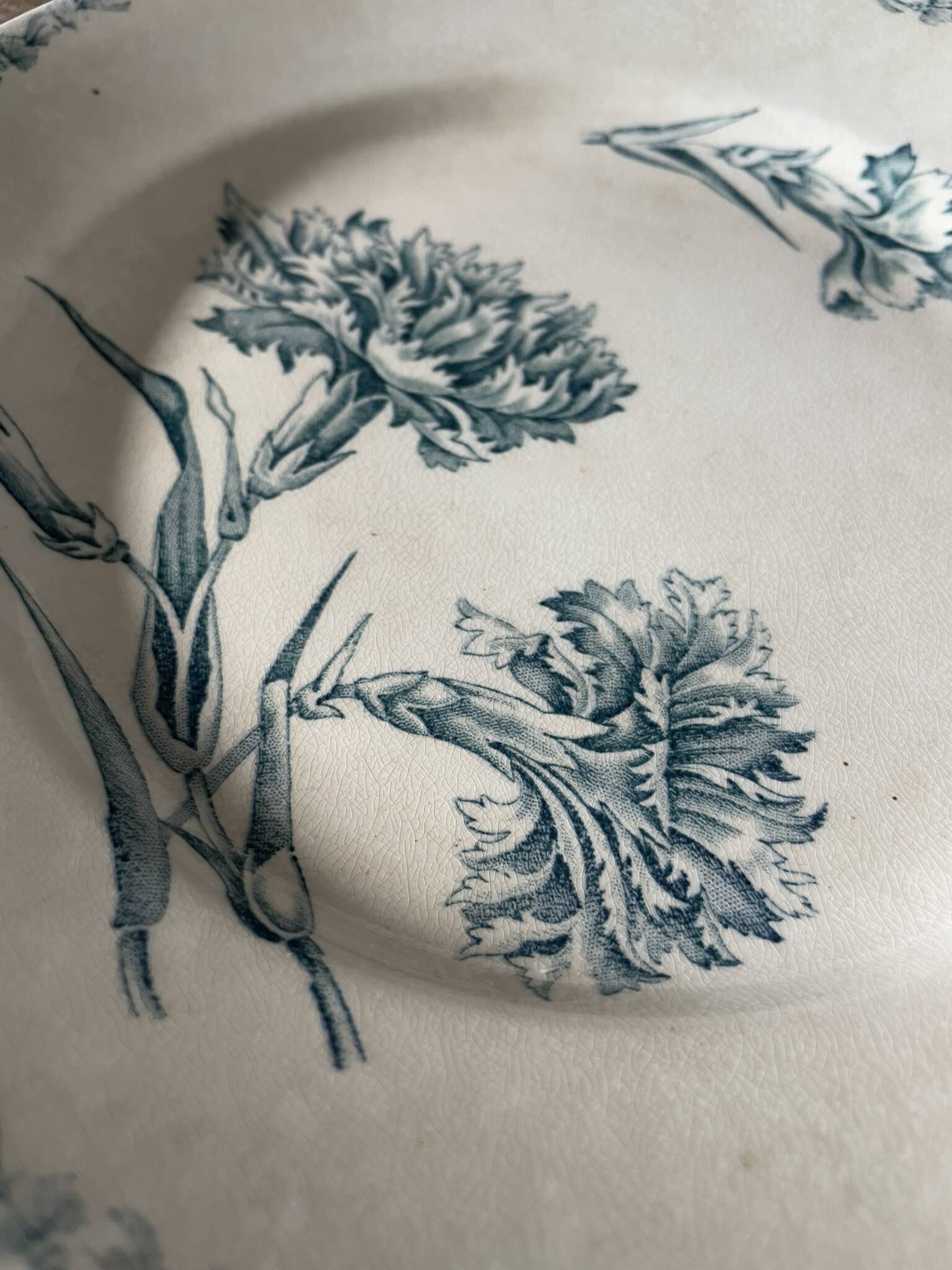 Ironstone plate Oeillet KG Luneville