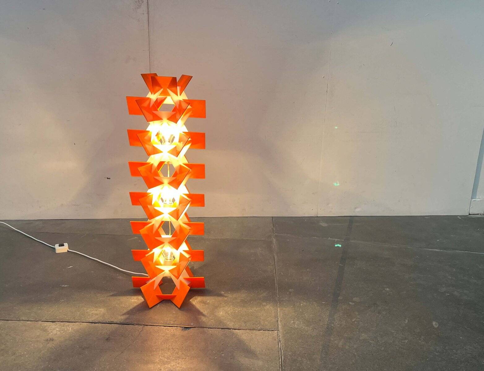 Lampadaire acrylique allemand style espace milieu du siècle, années 1960